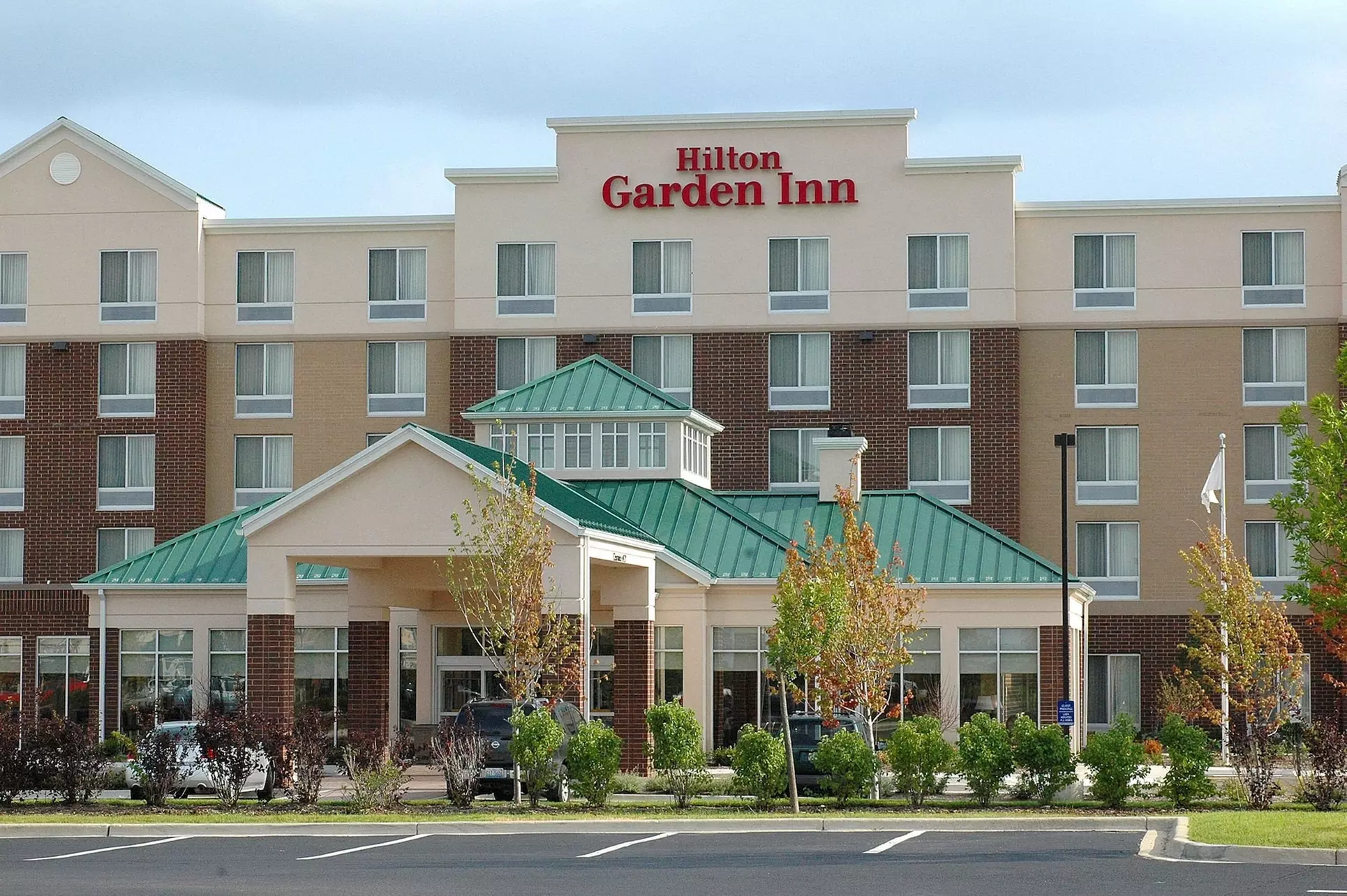 Hilton Garden Inn Naperville/Warrenville - Primary Image