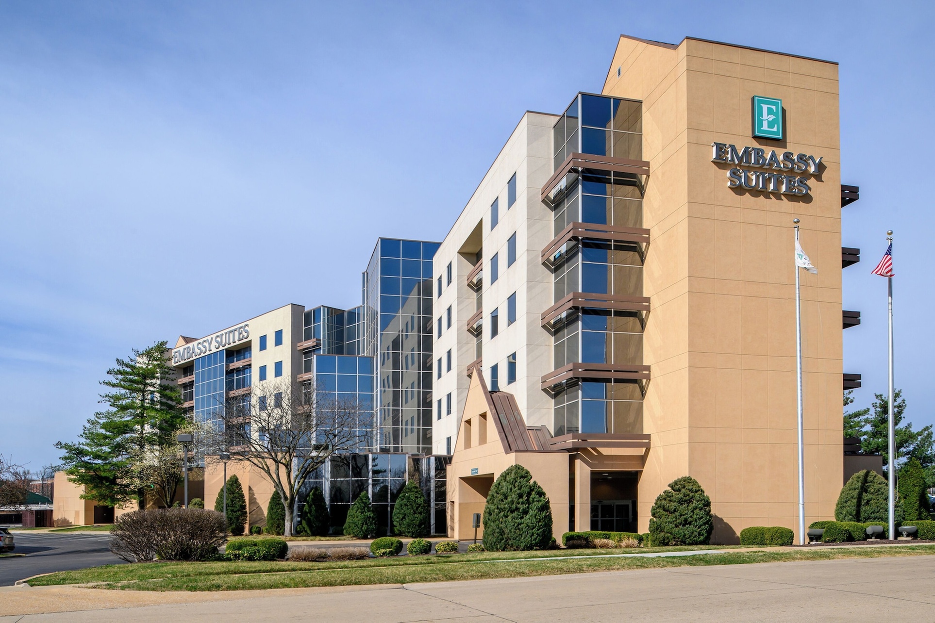 Embassy Suites by Hilton St. Louis Airport