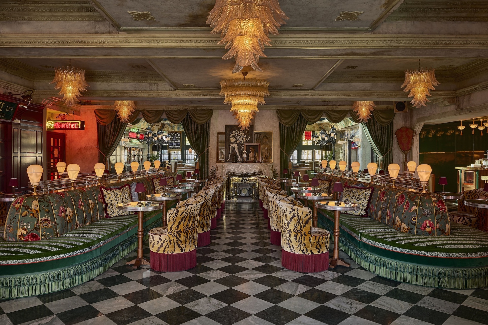 Lafayette Hotel & Club