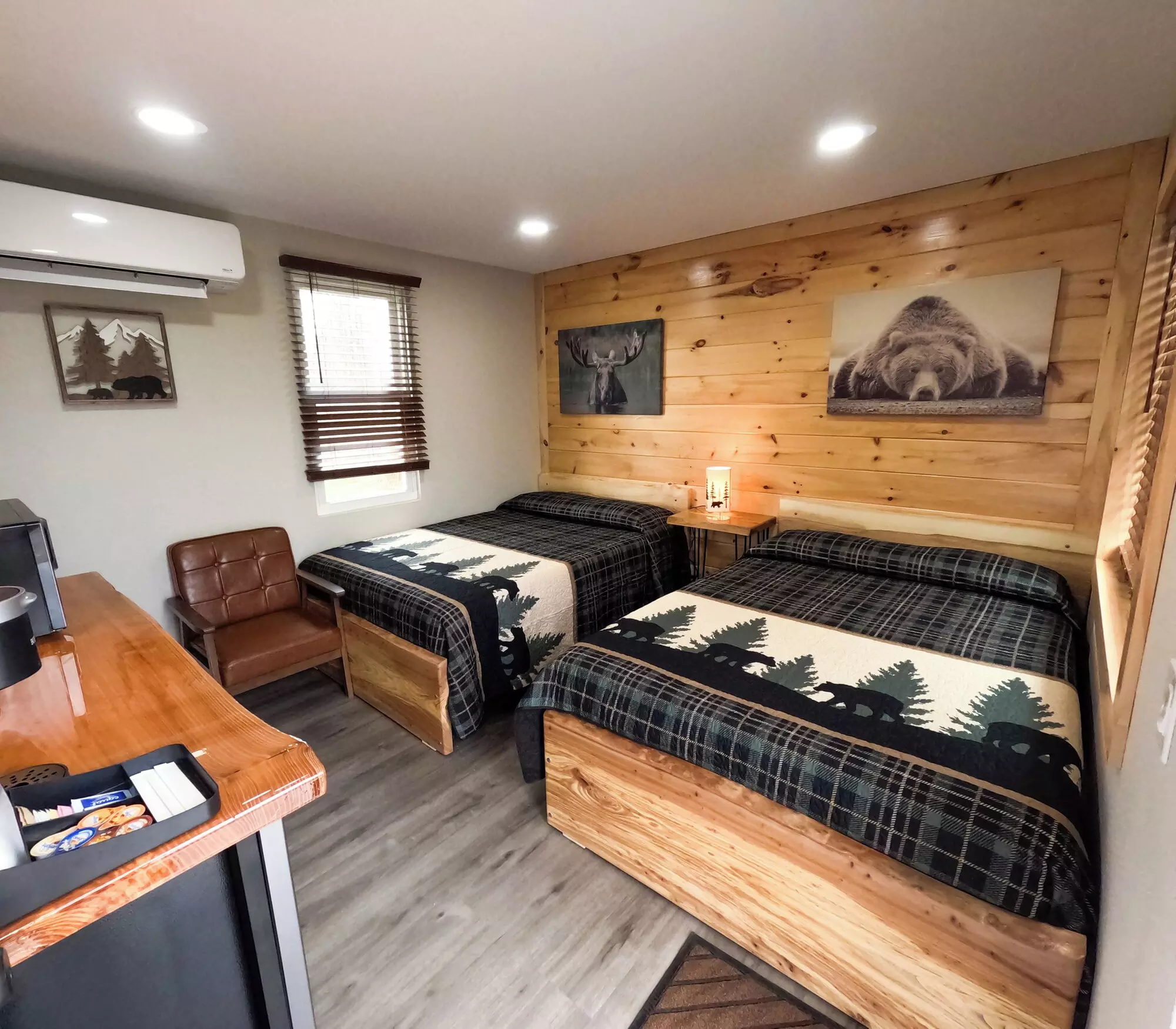 Sleepy Bear Inn - Primary Image