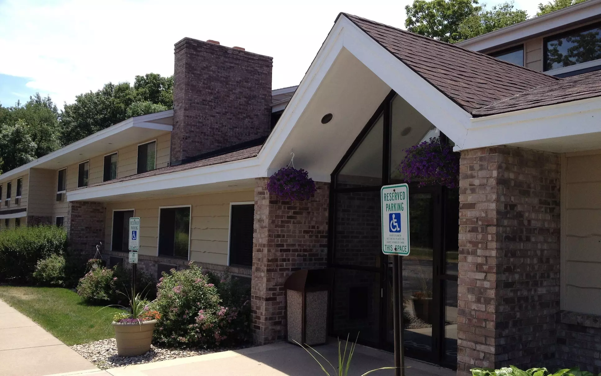 Boarders Inn & Suites by Cobblestone Hotels - Ripon - Primary Image