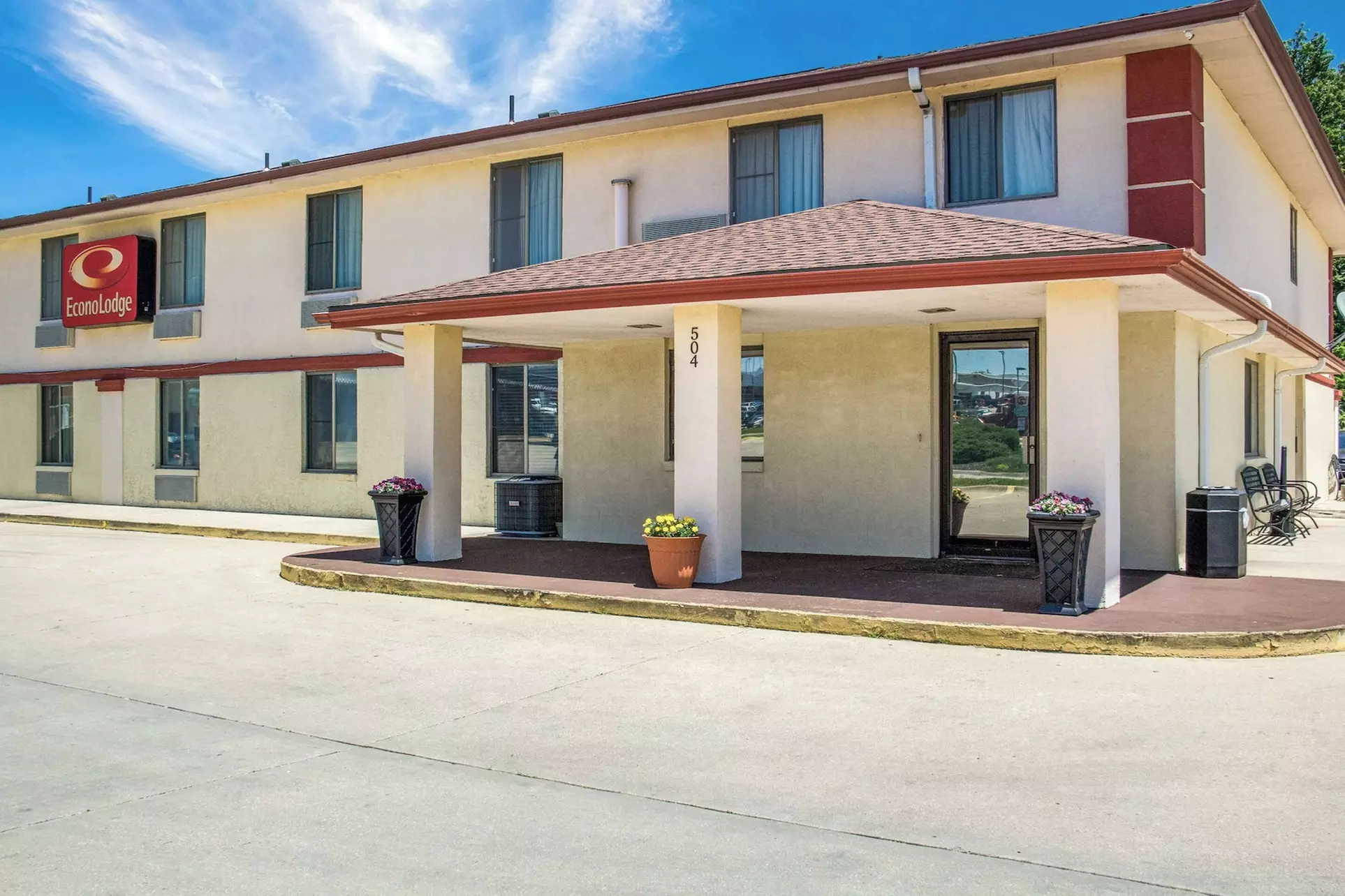 Econo Lodge Lansing - Leavenworth - Primary Image