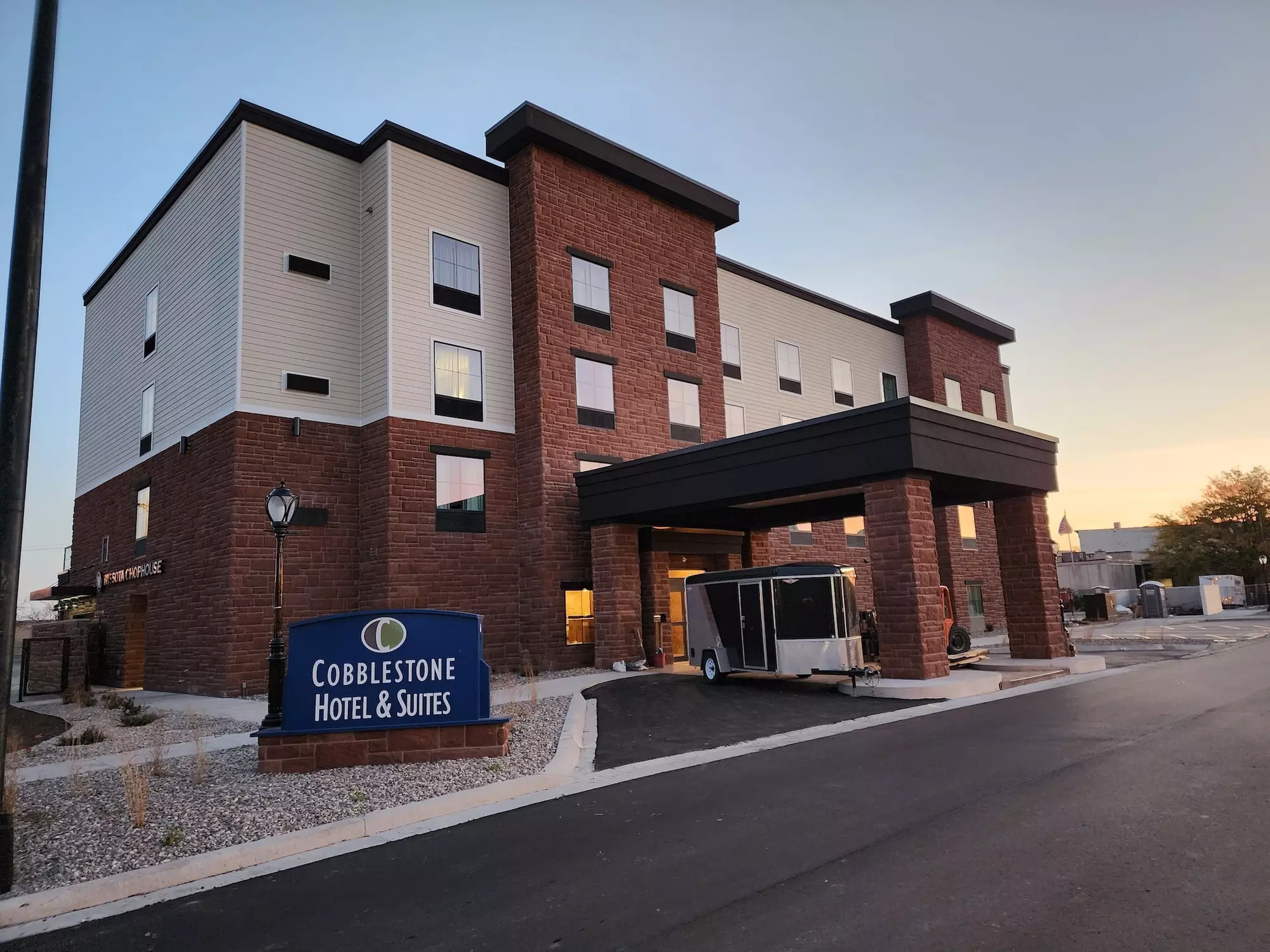 Cobblestone Hotel & Suites - De Pere/Green Bay - Primary Image