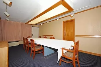 Camden West Inn & Suites - Image 7