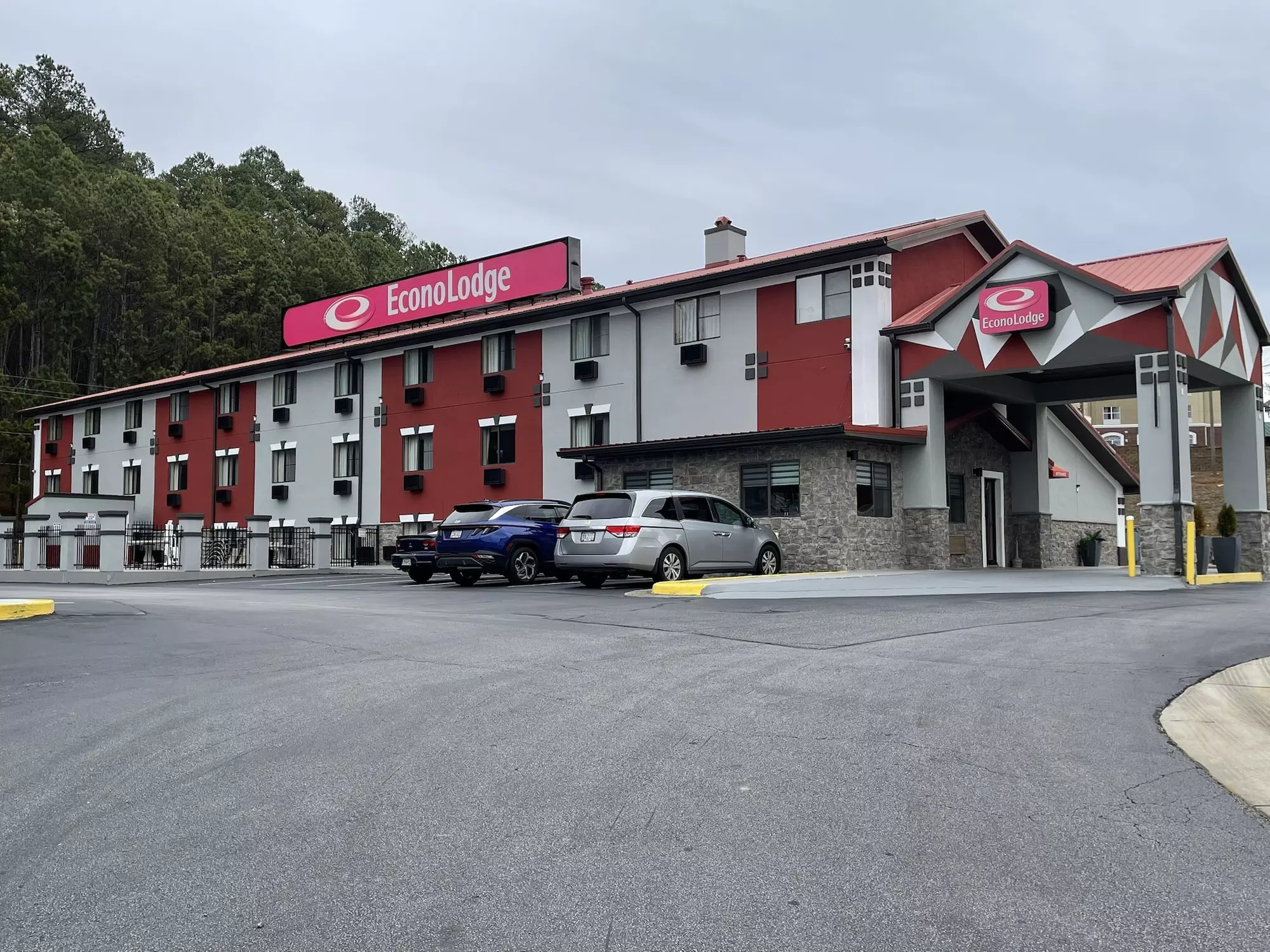 Econo Lodge Cartersville-Emerson Lake Point - Primary Image