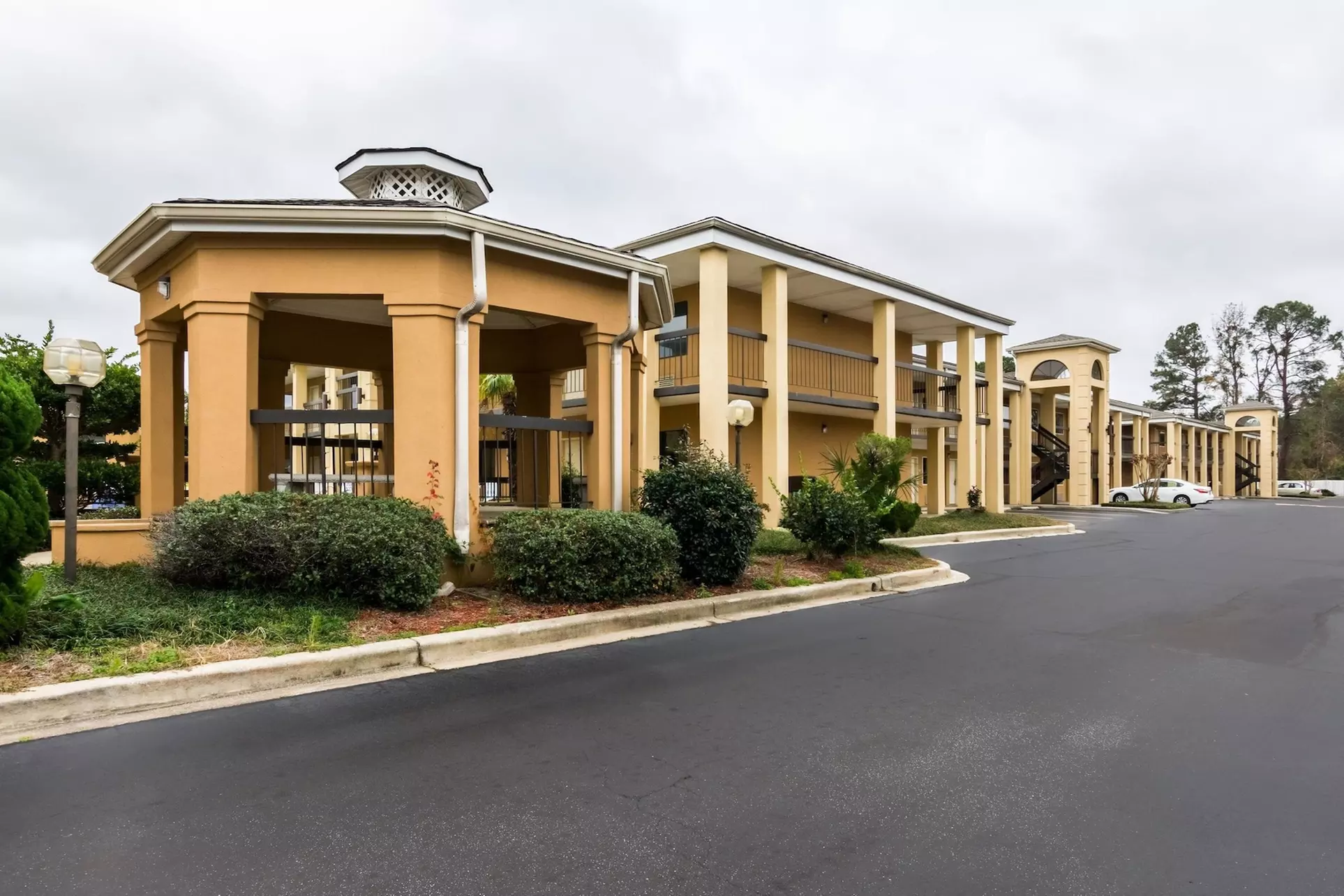 Suburban Studios Florence I-95 - Primary Image