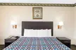 Days Inn by Wyndham Sullivan - Second Medium