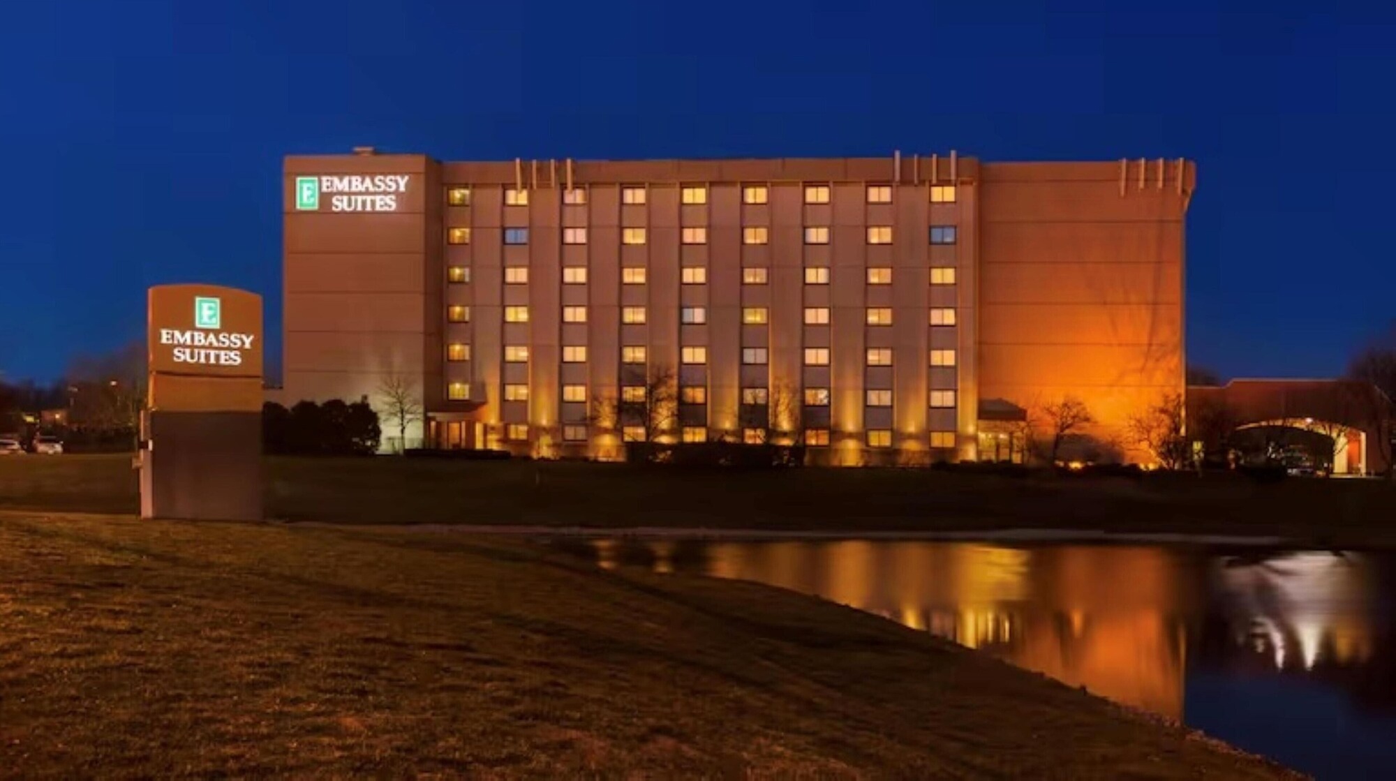 Embassy Suites by Hilton Chicago Schaumburg Woodfield