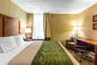 Quality Inn - Image 4