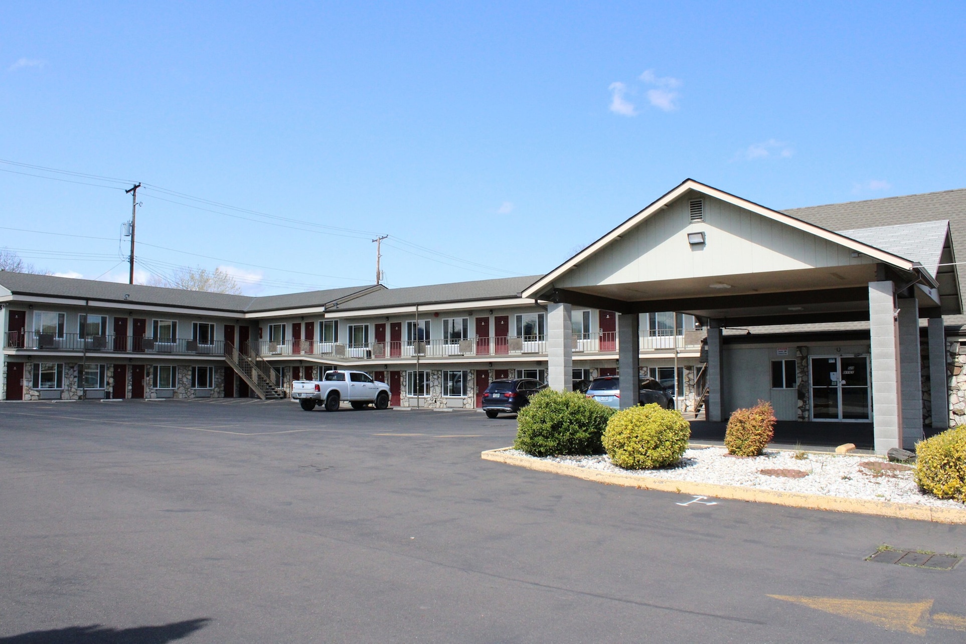 Pine Tree Inn
