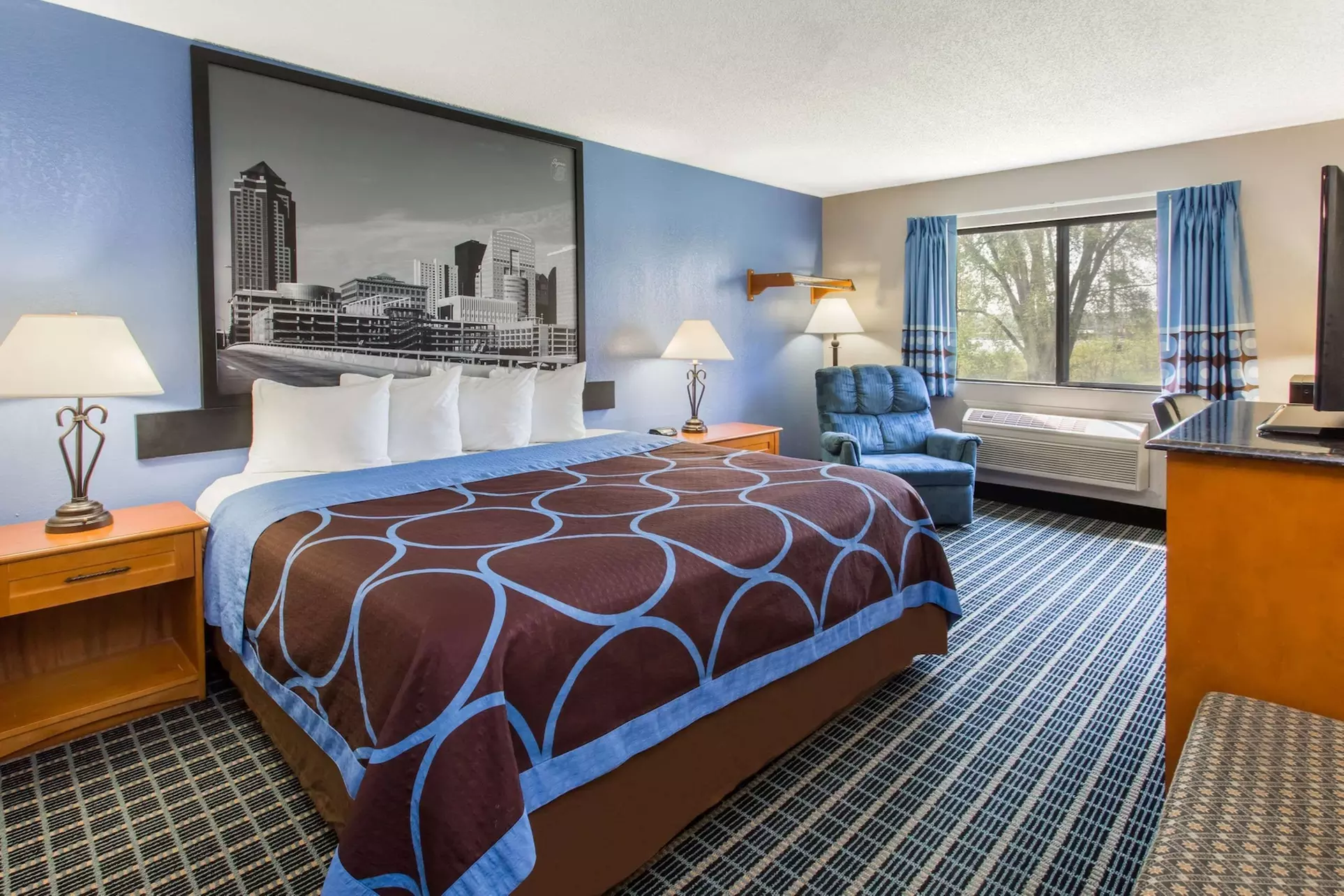 Super 8 by Wyndham Iowa City/Coralville - Primary Image
