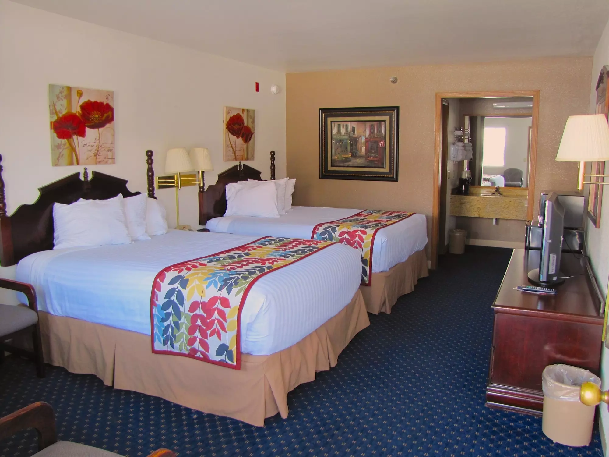 Dutton Inn - Primary Image