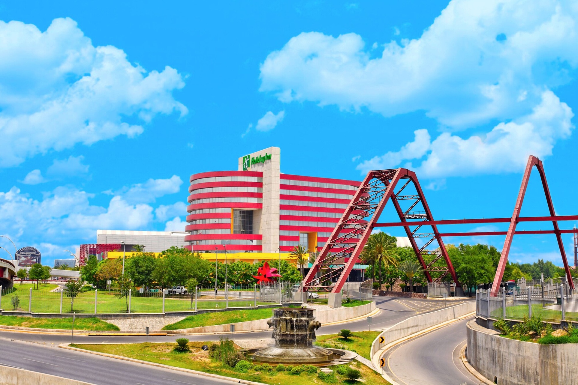 Holiday Inn Monterrey - Parque Fundidora by IHG