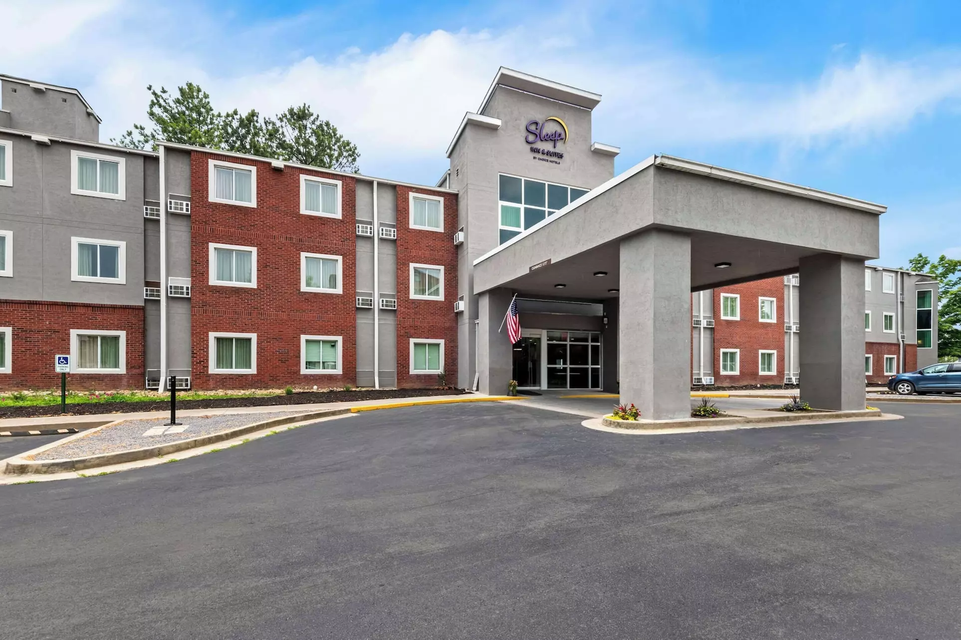 Sleep Inn & Suites Pigeon Forge - Downtown - Primary Image