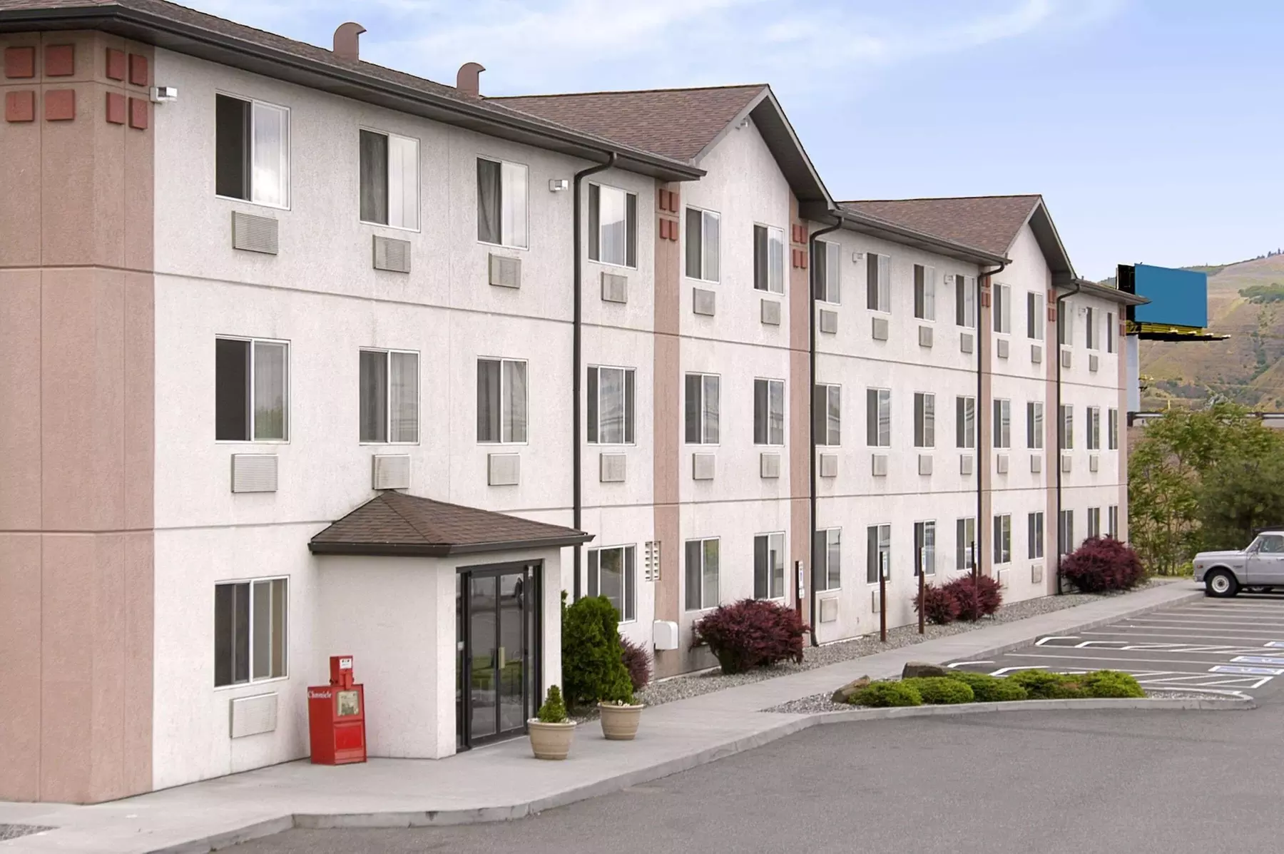 Super 8 by Wyndham The Dalles OR - Primary Image