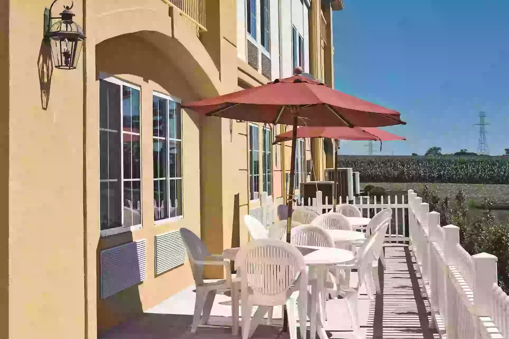 La Quinta Inn & Suites by Wyndham Lancaster - Primary Image