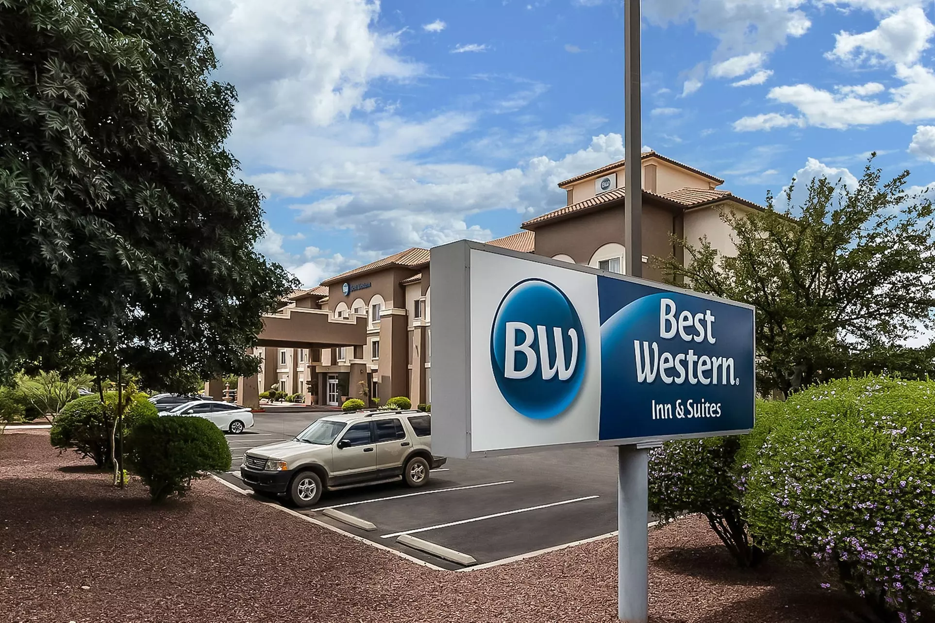 Best Western Douglas Inn & Suites - Primary Image