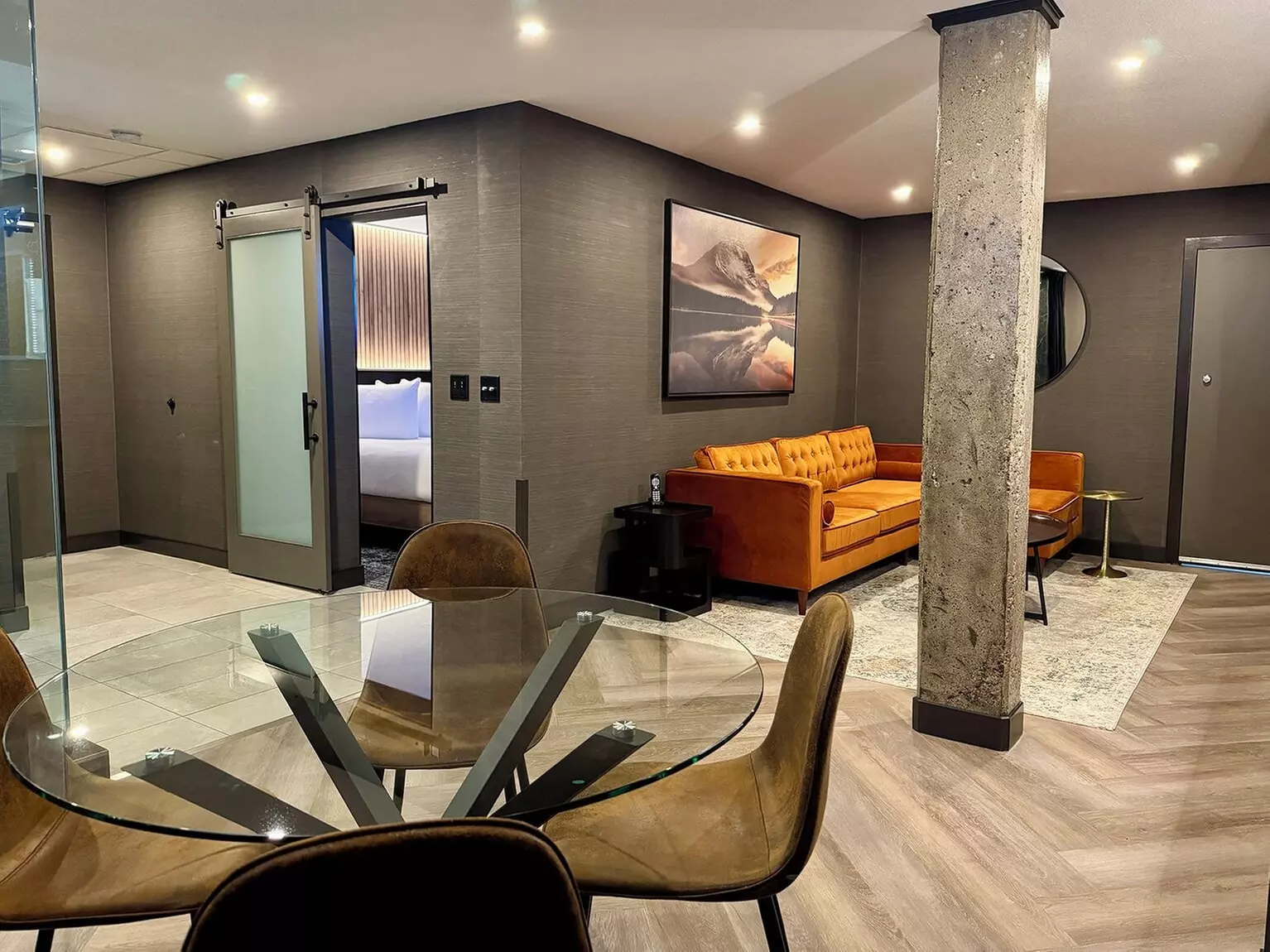 Carriage House Hotel & Conference Centre - Primary Image