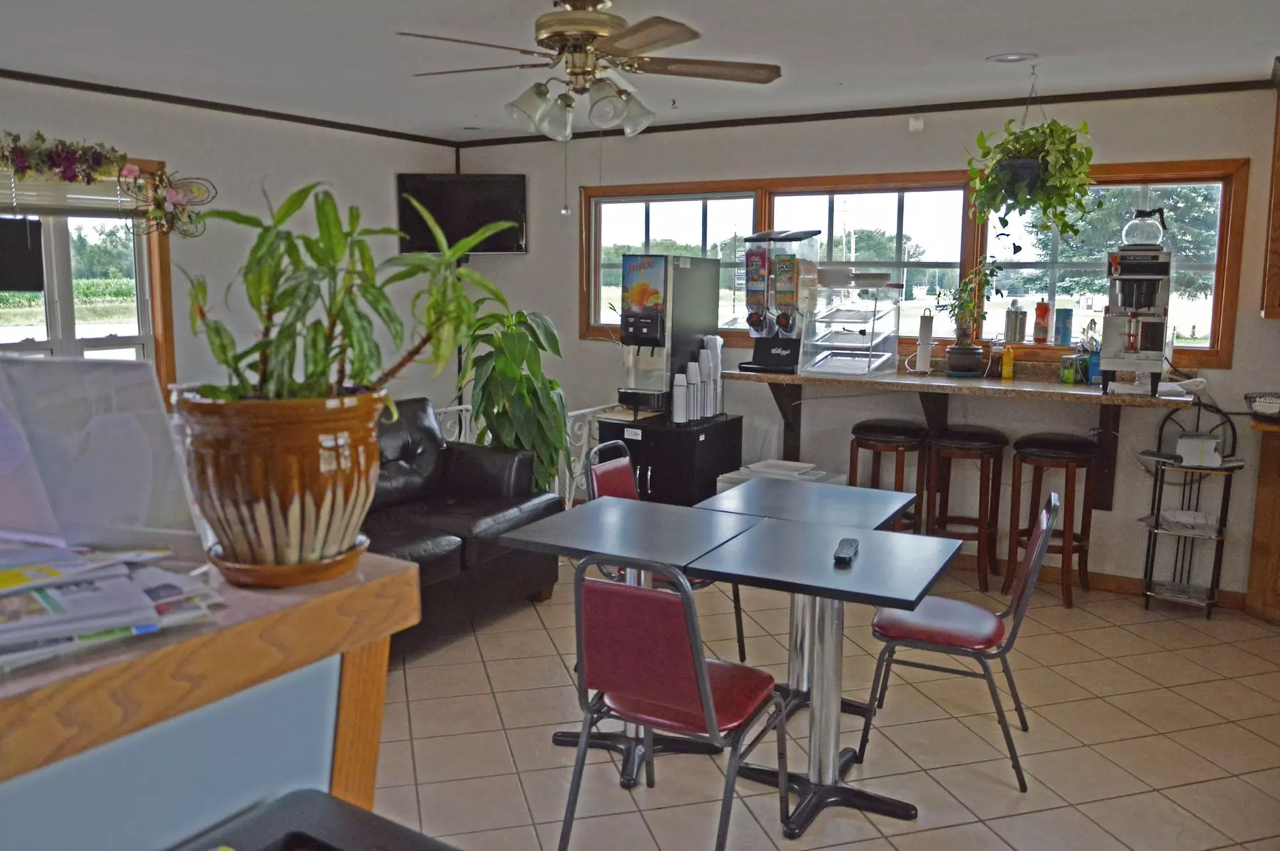 Americas Best Value Inn Suburban Motel - Primary Image