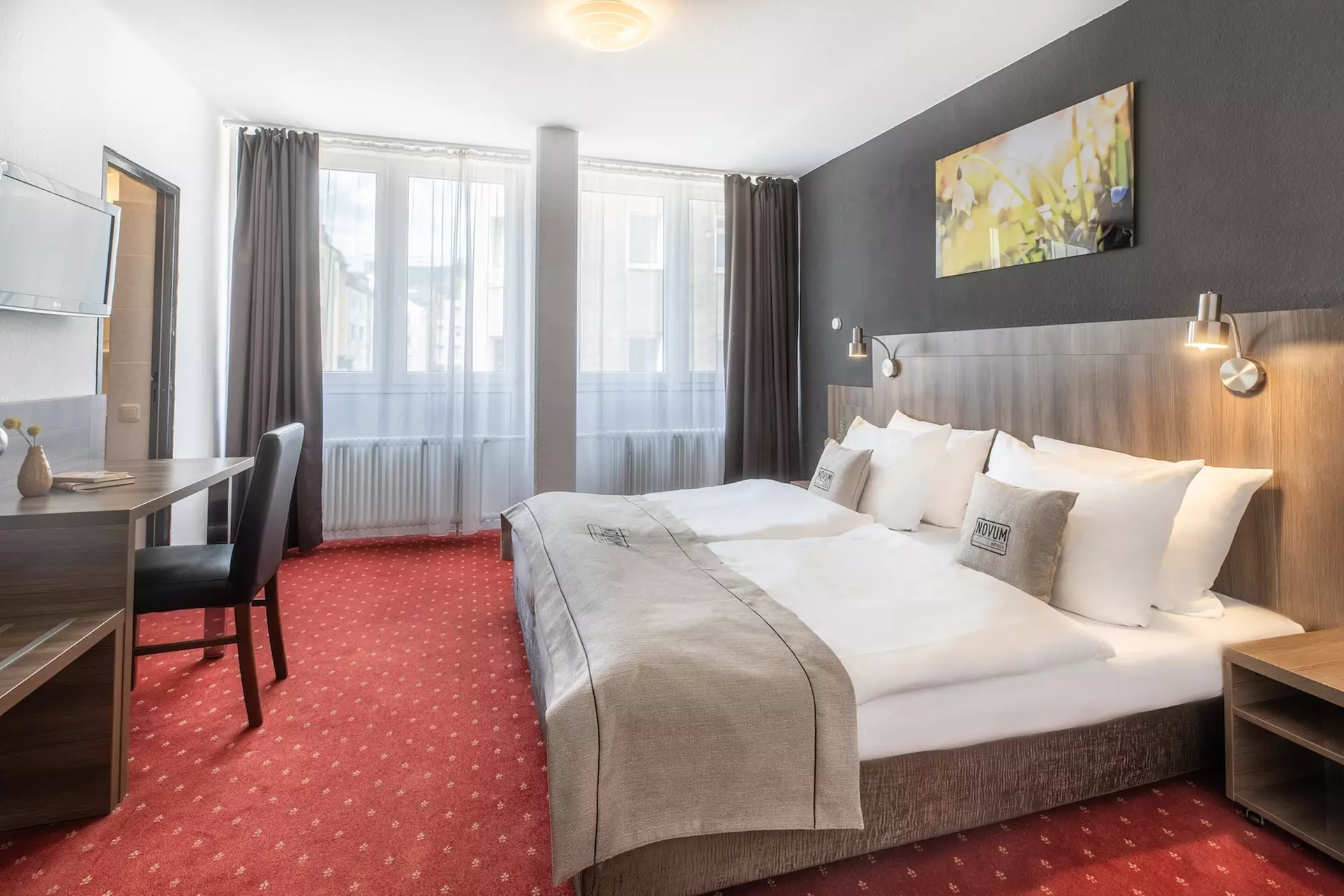 Hotel Leonet - Primary Image