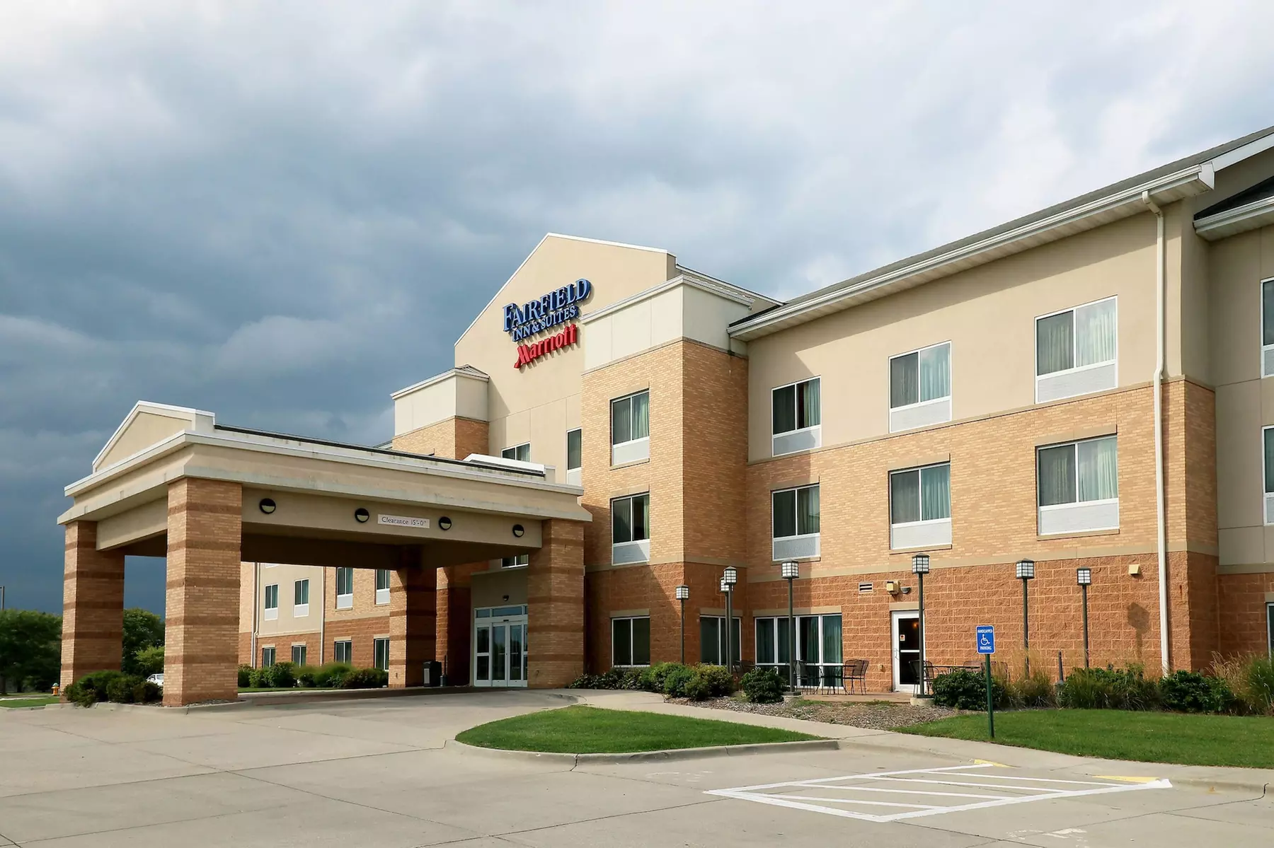 Fairfield Inn & Suites by Marriott Des Moines Airport - Primary Image