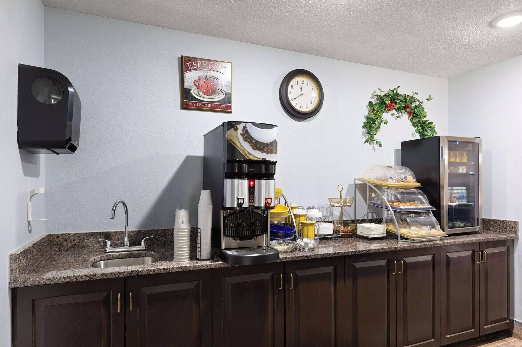 Baymont by Wyndham Creedmoor - Primary Image