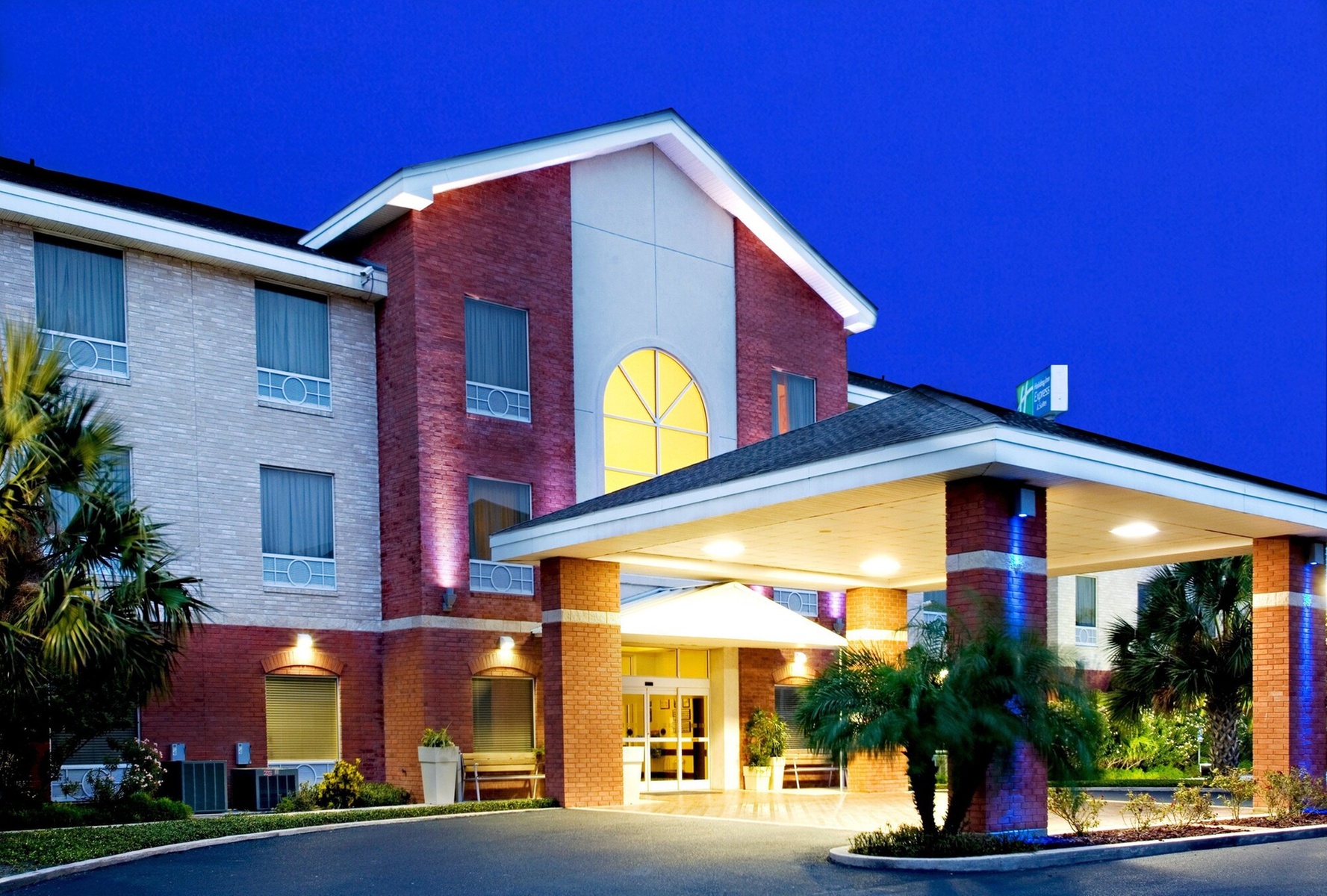 Holiday Inn Express Hotel & Suites Weslaco by IHG