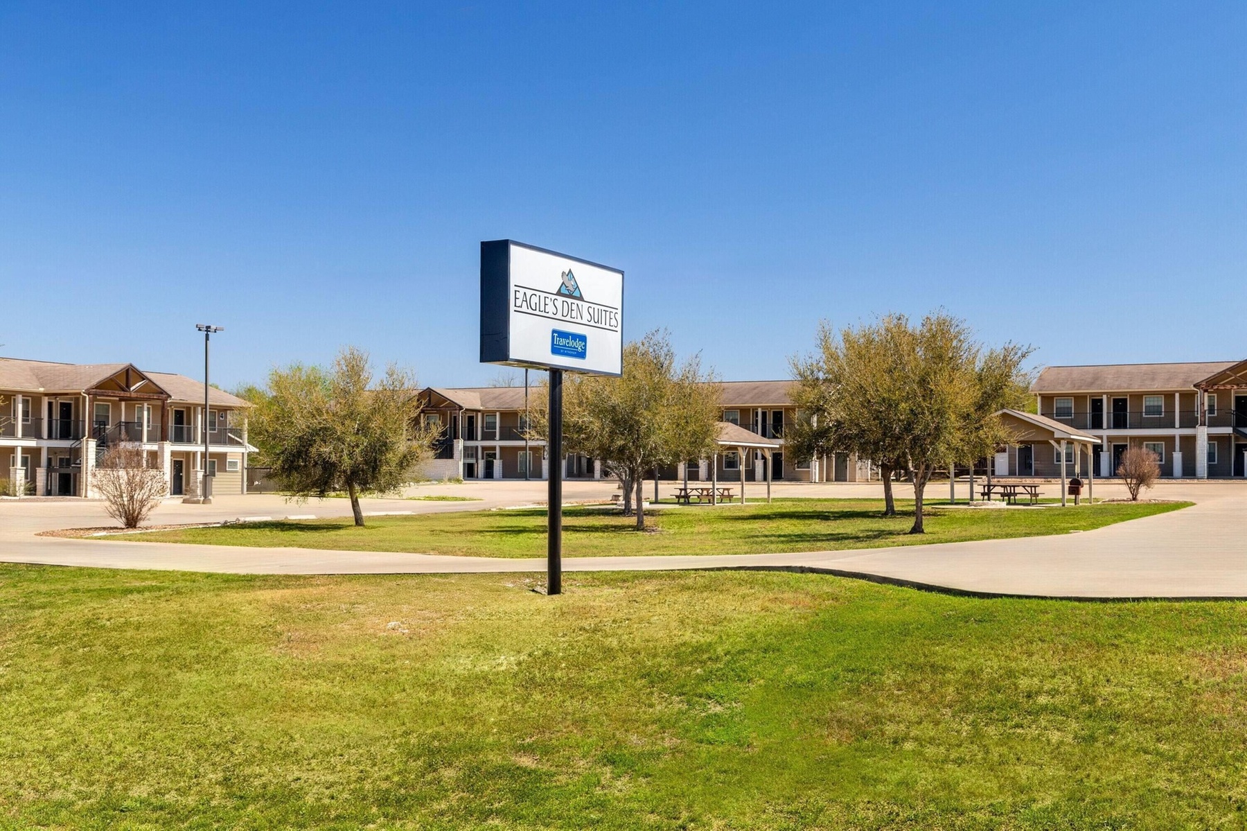 Eagle's Den Three Rivers Texas a Travelodge by Wyndham