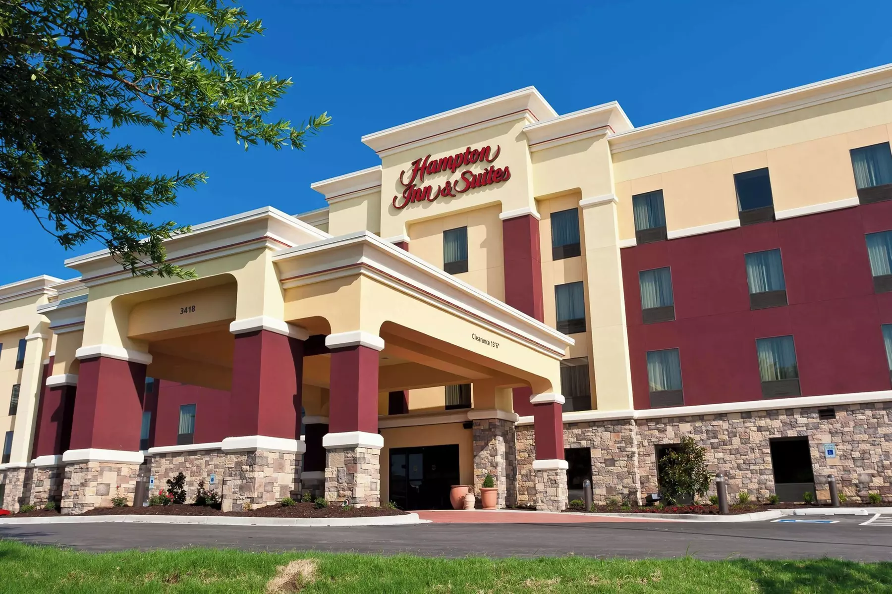 Hampton Inn & Suites Tulsa/Central - Primary Image
