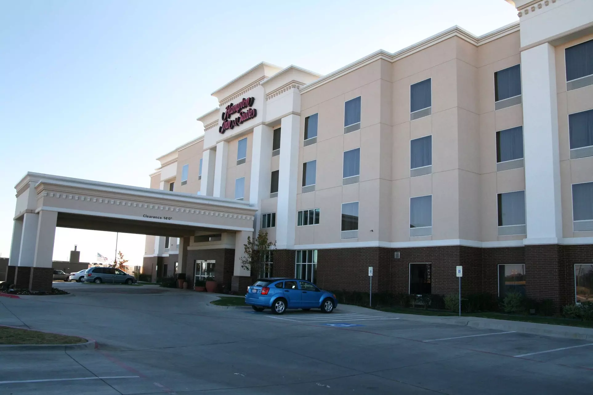 Hampton Inn & Suites Gainesville - Primary Image