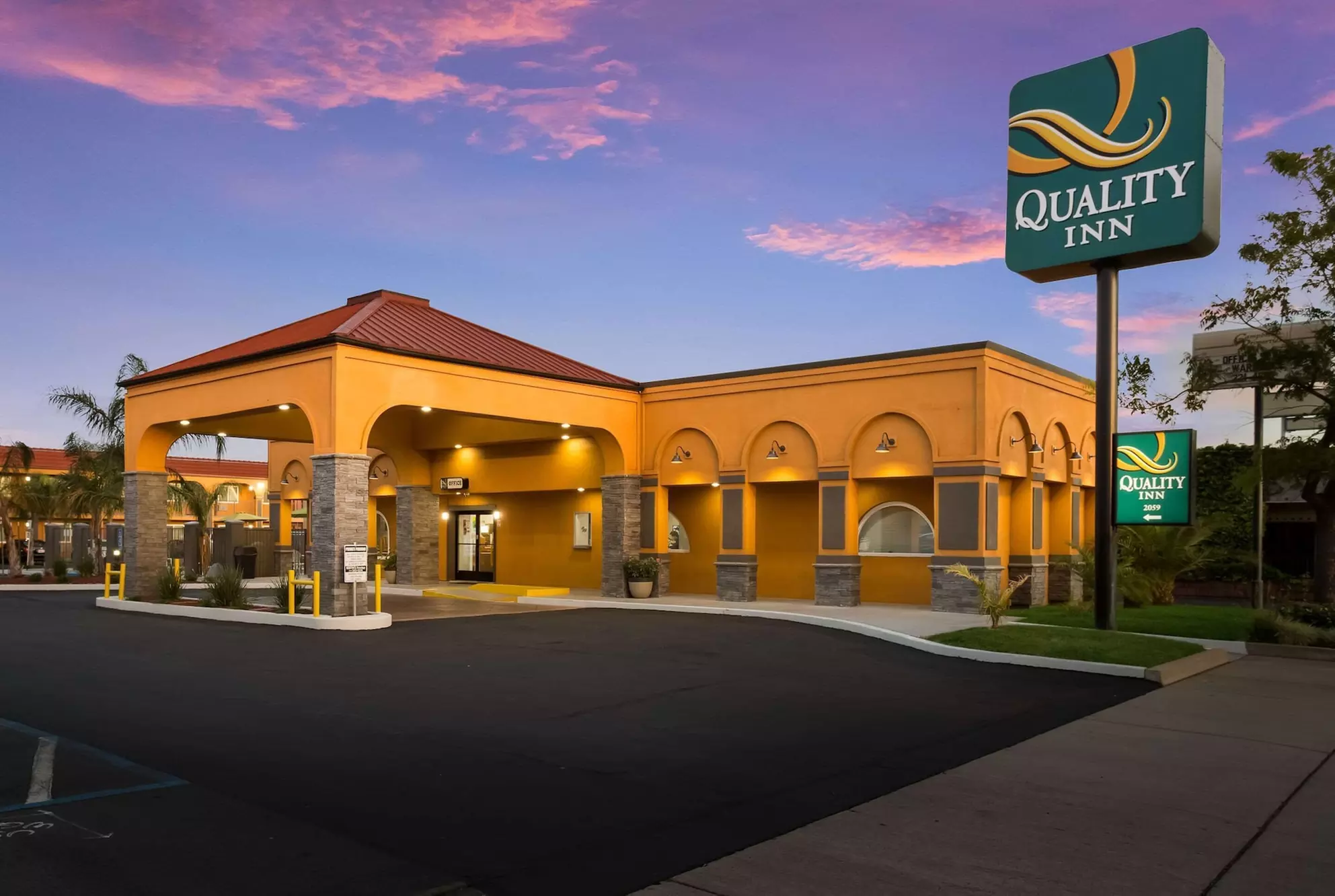 Quality Inn Redding near I-5 - Primary Image