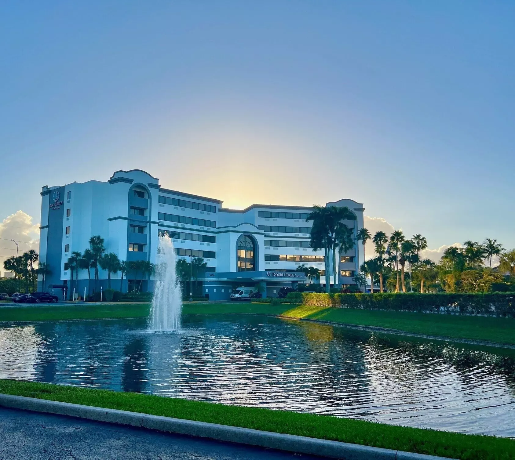 DoubleTree by Hilton Hotel West Palm Beach Airport - Primary Image