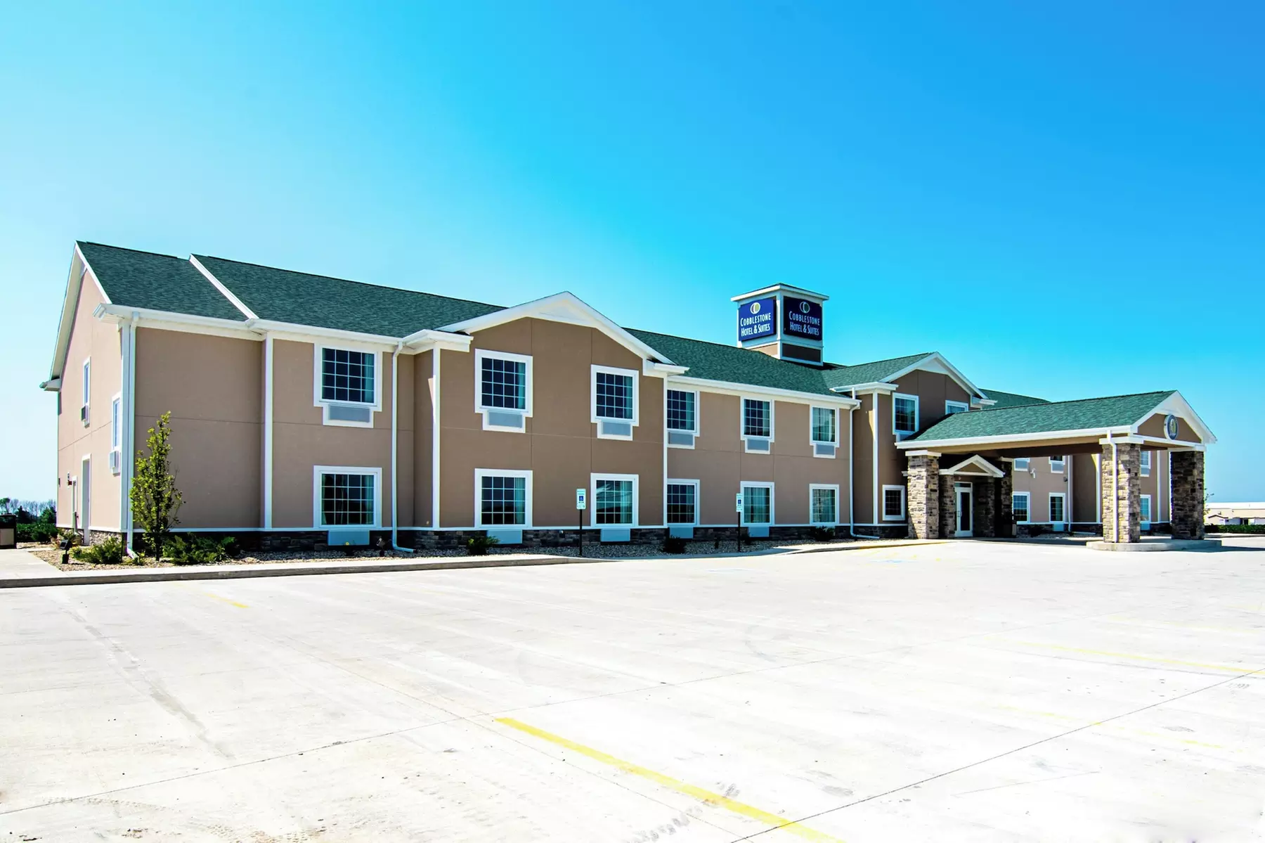 Cobblestone Hotel & Suites - Paxton - Primary Image