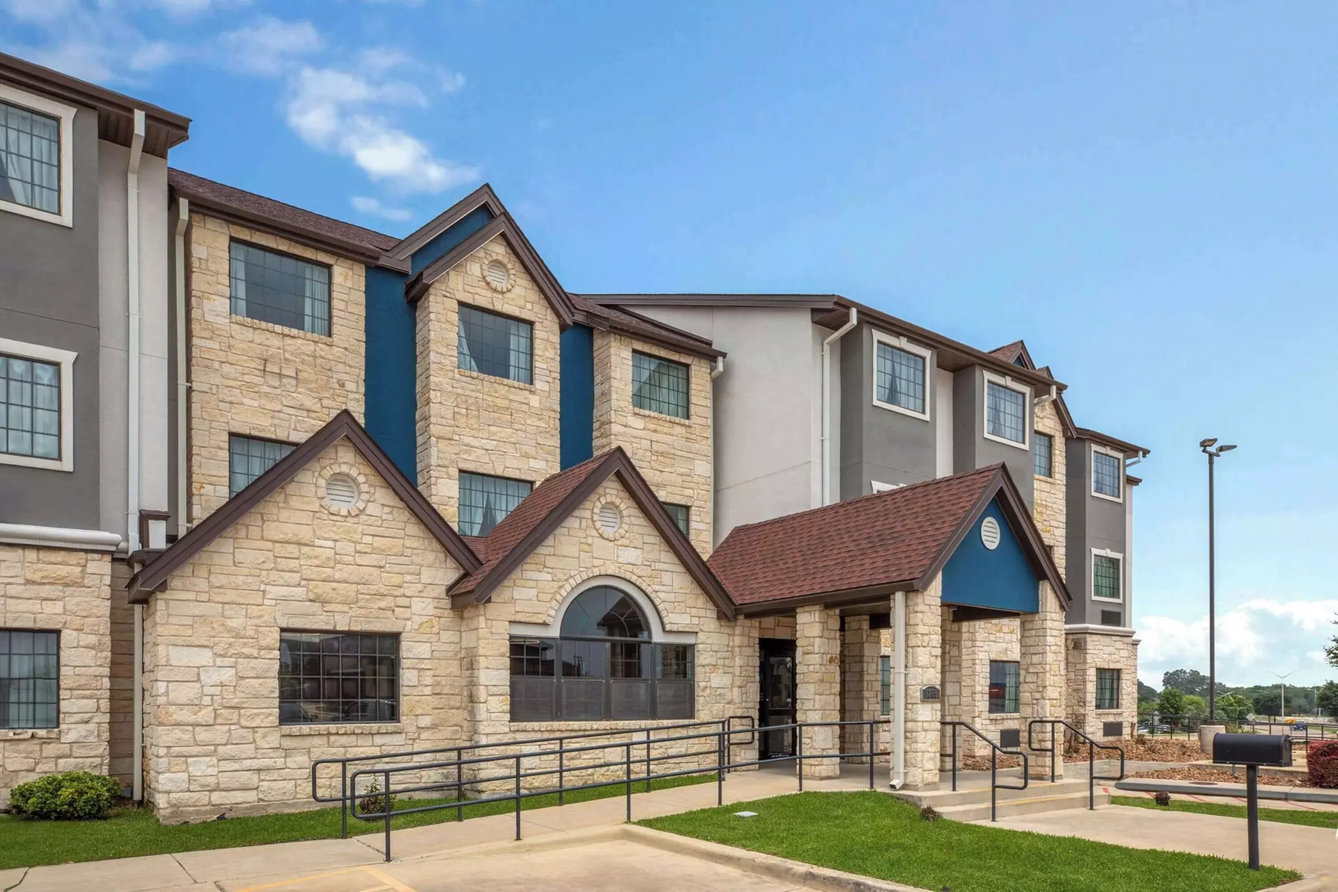 Microtel Inn & Suites by Wyndham Buda Austin South - Primary Image
