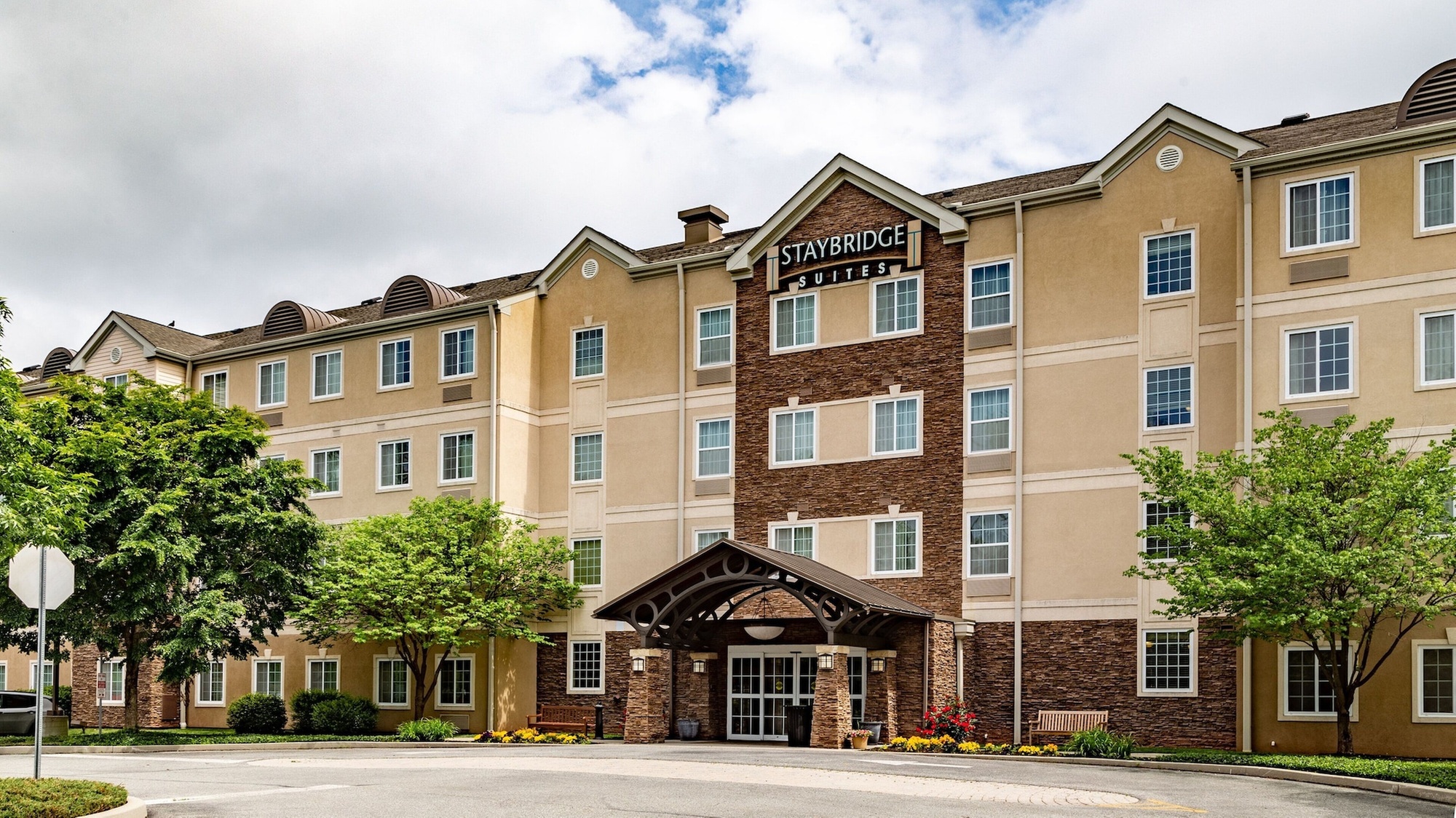 Staybridge Suites Philadelphia Valley Forge 422 by IHG