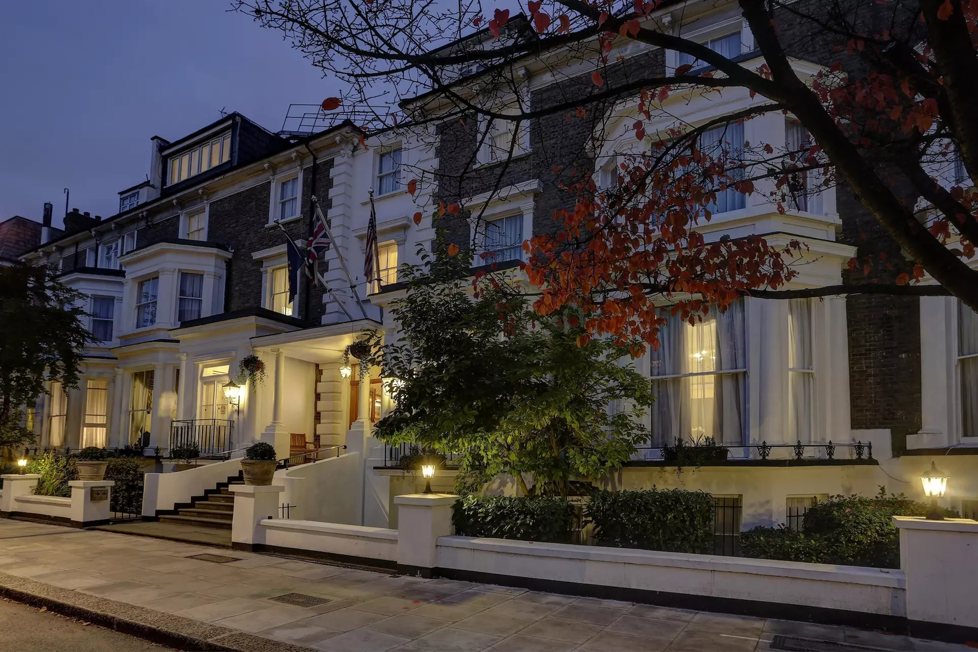 Best Western Swiss Cottage Hotel - Primary Image