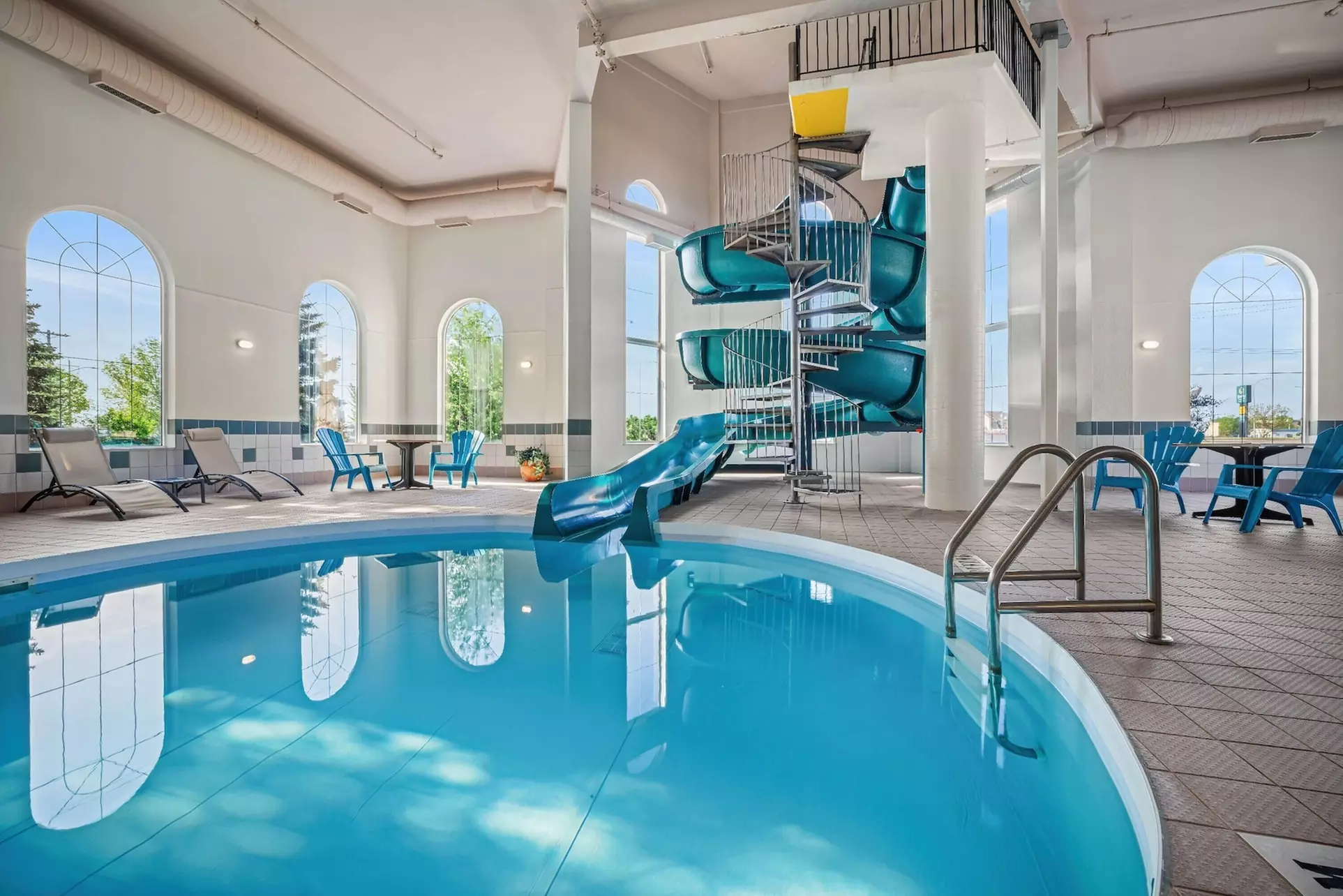 Days Inn & Suites by Wyndham Winkler - Primary Image