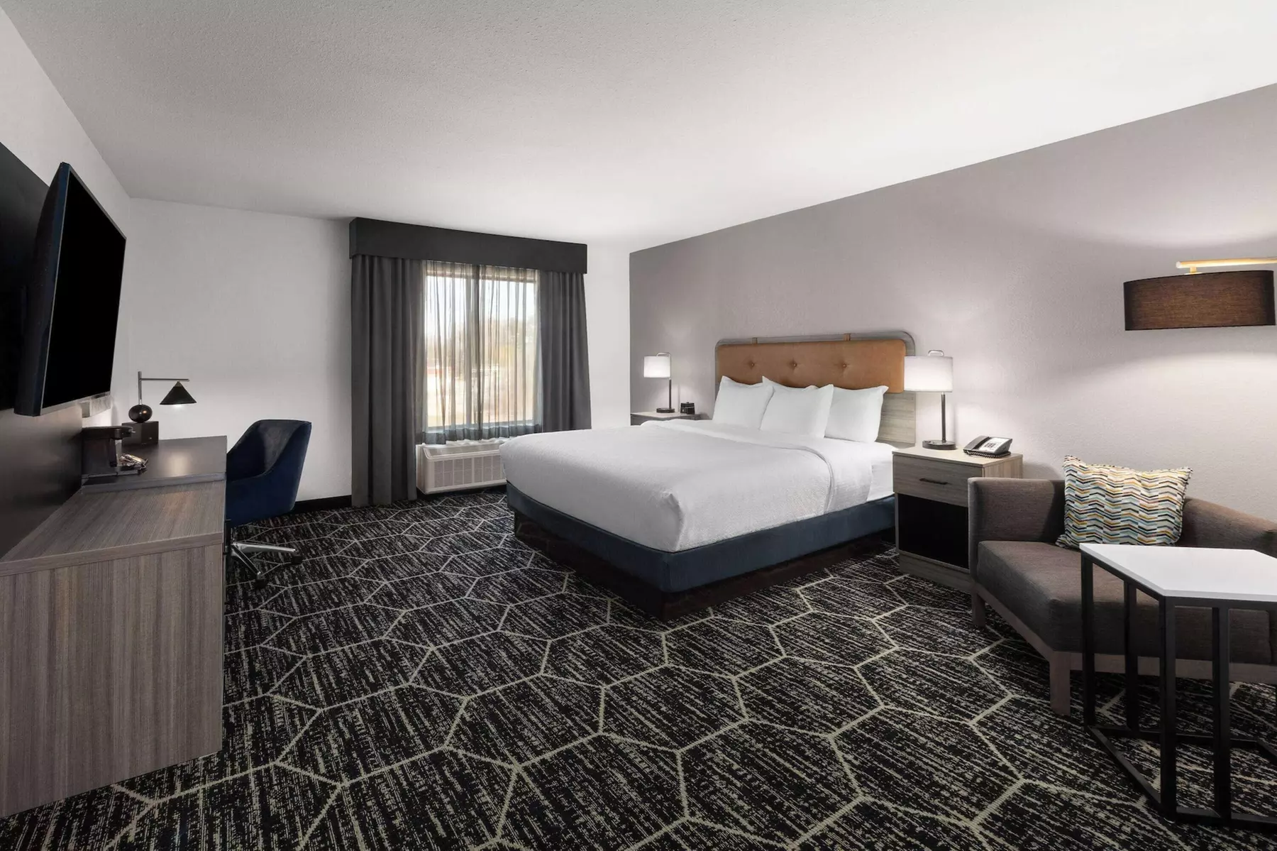 La Quinta Inn & Suites by Wyndham Meridian - Primary Image