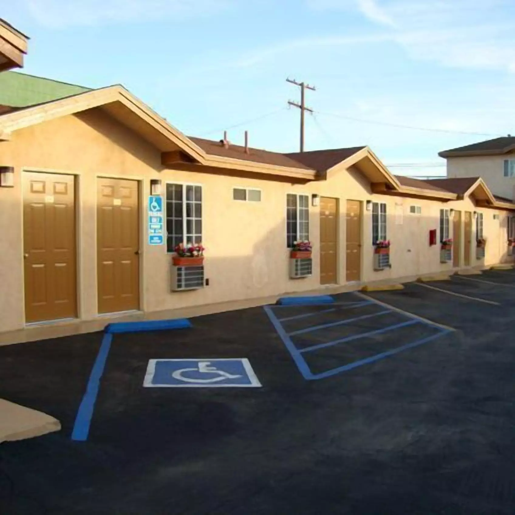 La Bonita Inn Motel - Primary Image