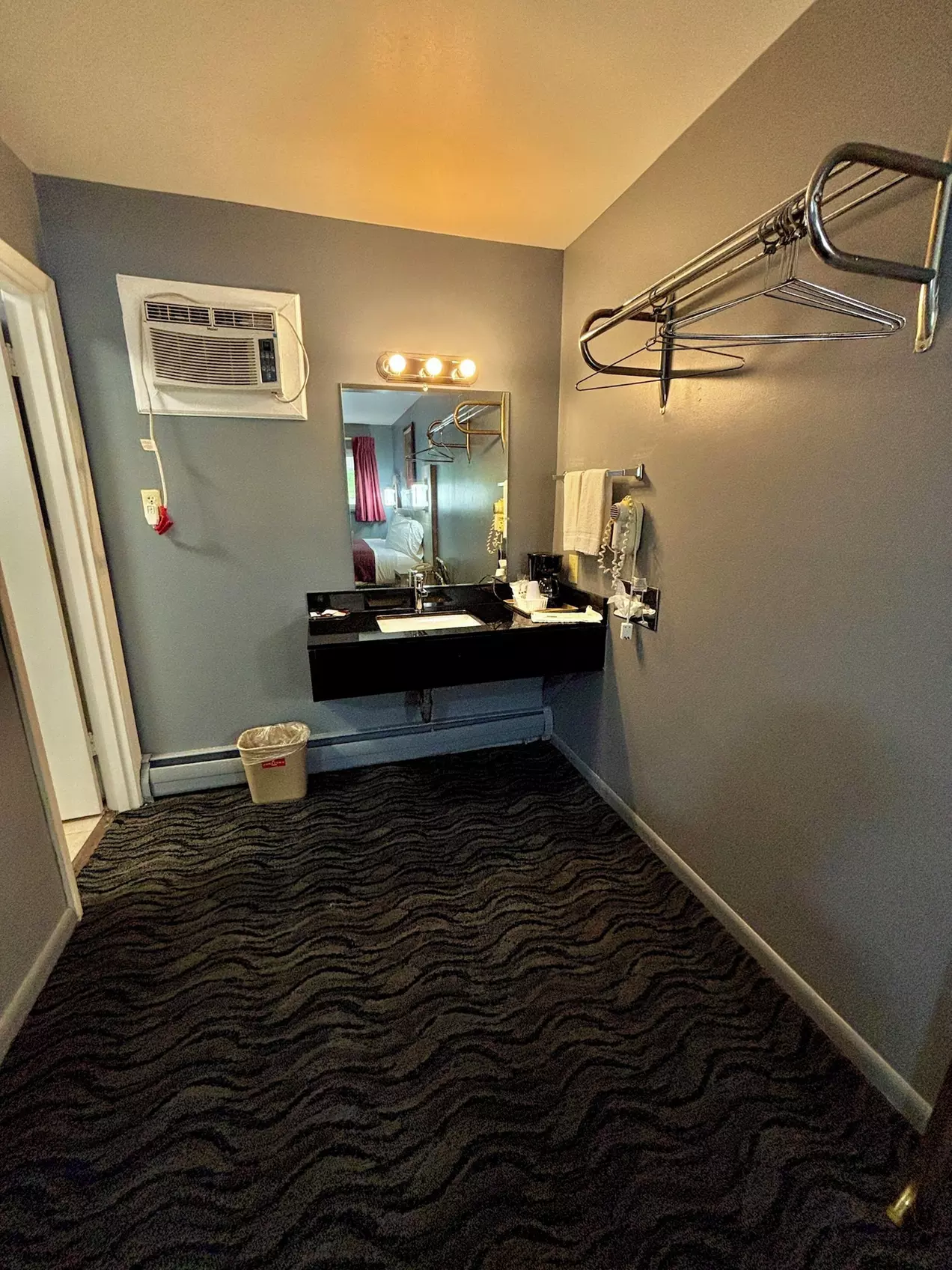 Hometown Inn Athens - Primary Image