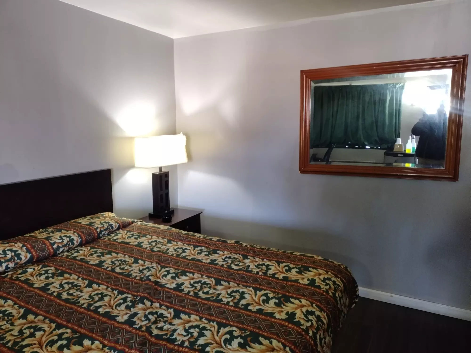 Budget Inn and Suites - Second Medium
