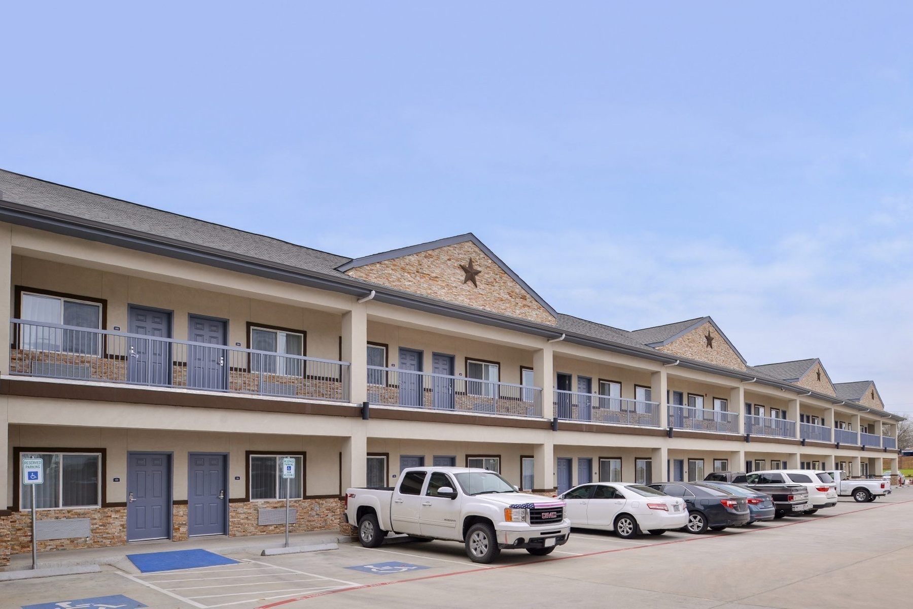 Americas Inn and Suites IAH North