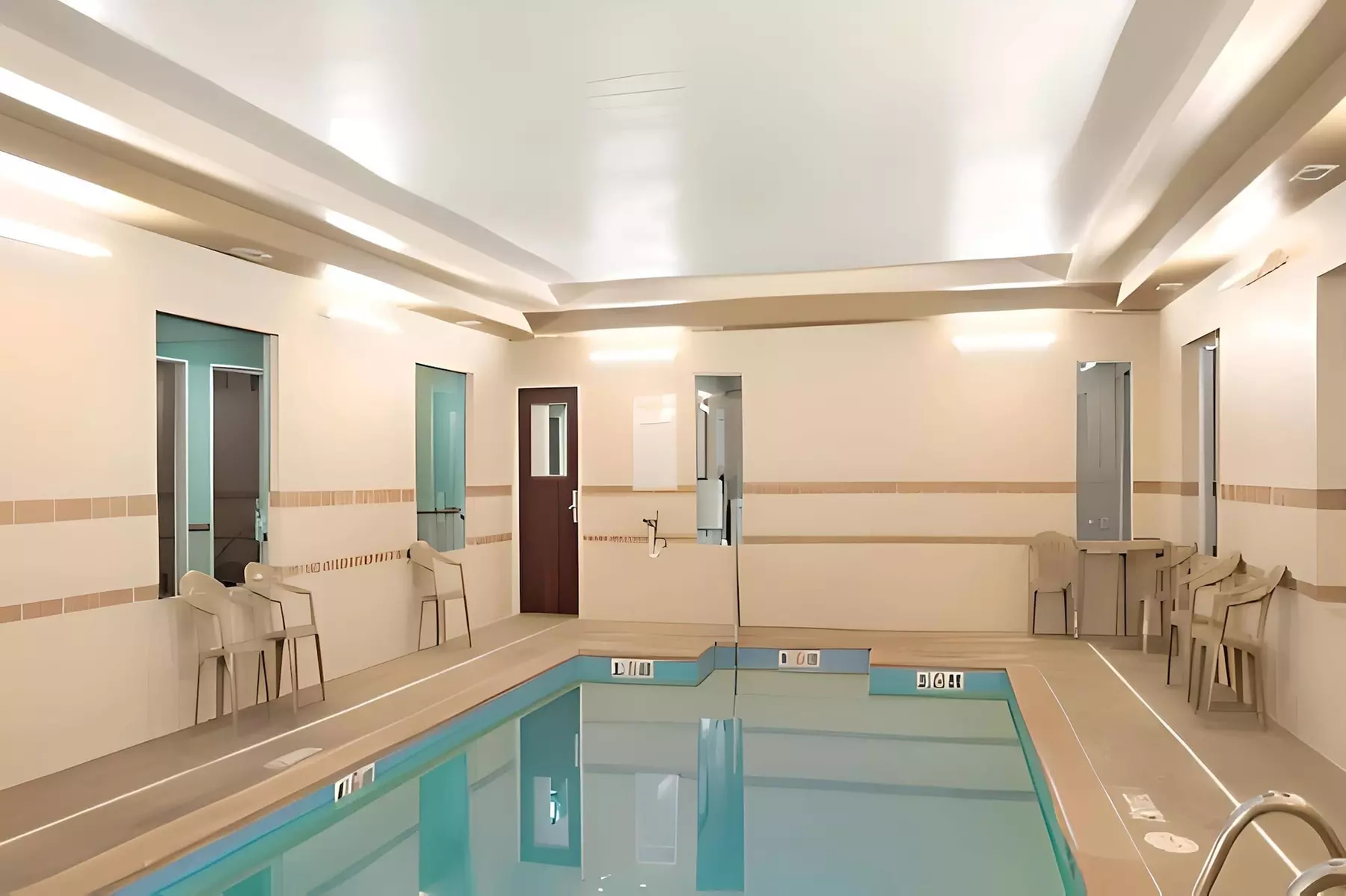 Pike Inn Le Roy - Bloomington Southeast Area - Primary Image