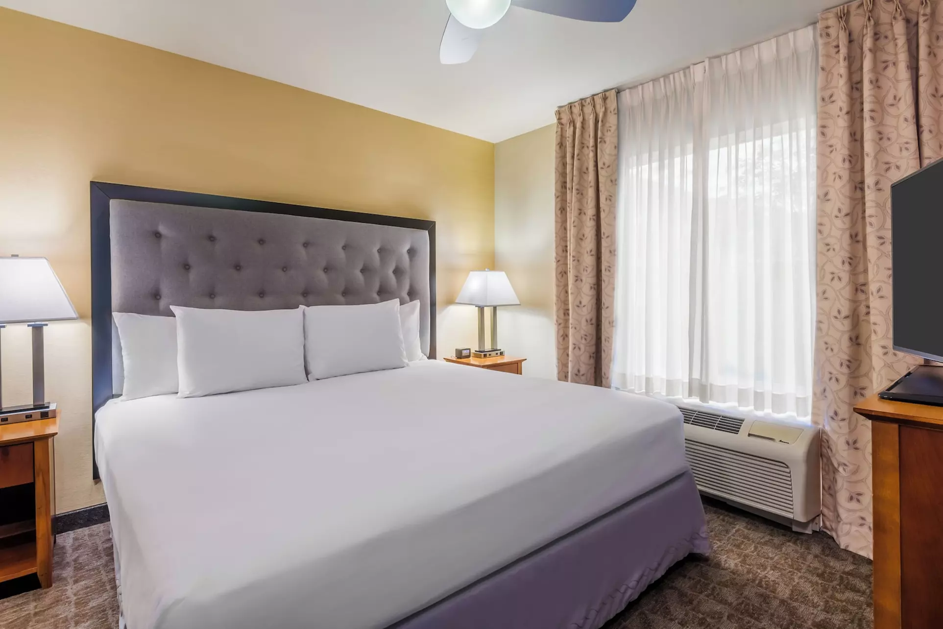 Larkspur Landing Extended Stay Suites St. Louis Riverport - Airport West - Primary Image