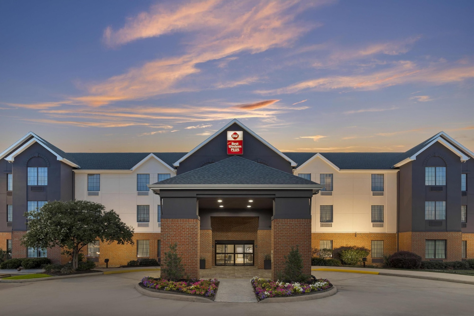 Best Western Plus Executive Hotel & Suites