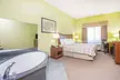 Days Inn & Suites by Wyndham Swainsboro - Second Medium