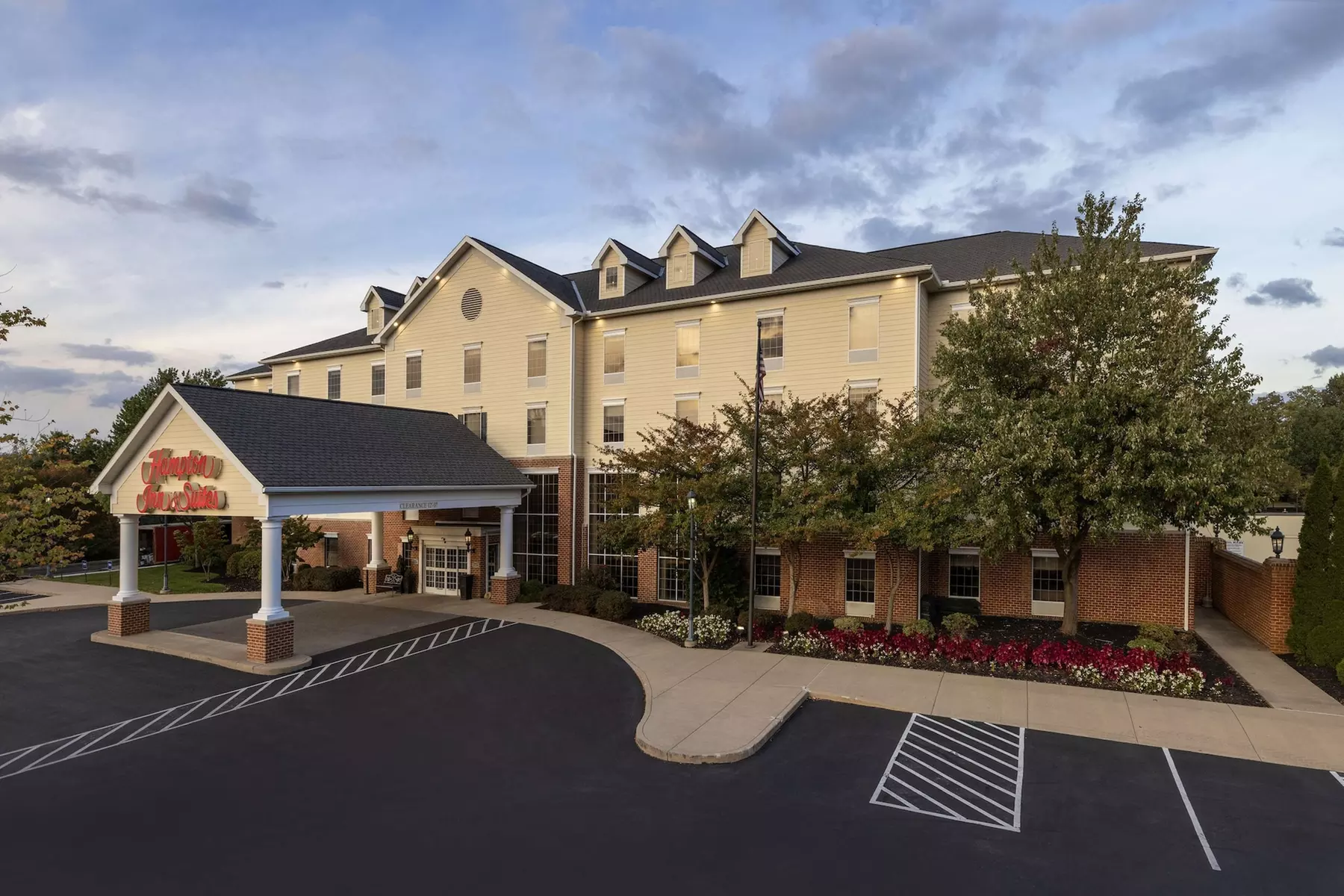 Hampton Inn & Suites State College at Williamsburg Square - Primary Image