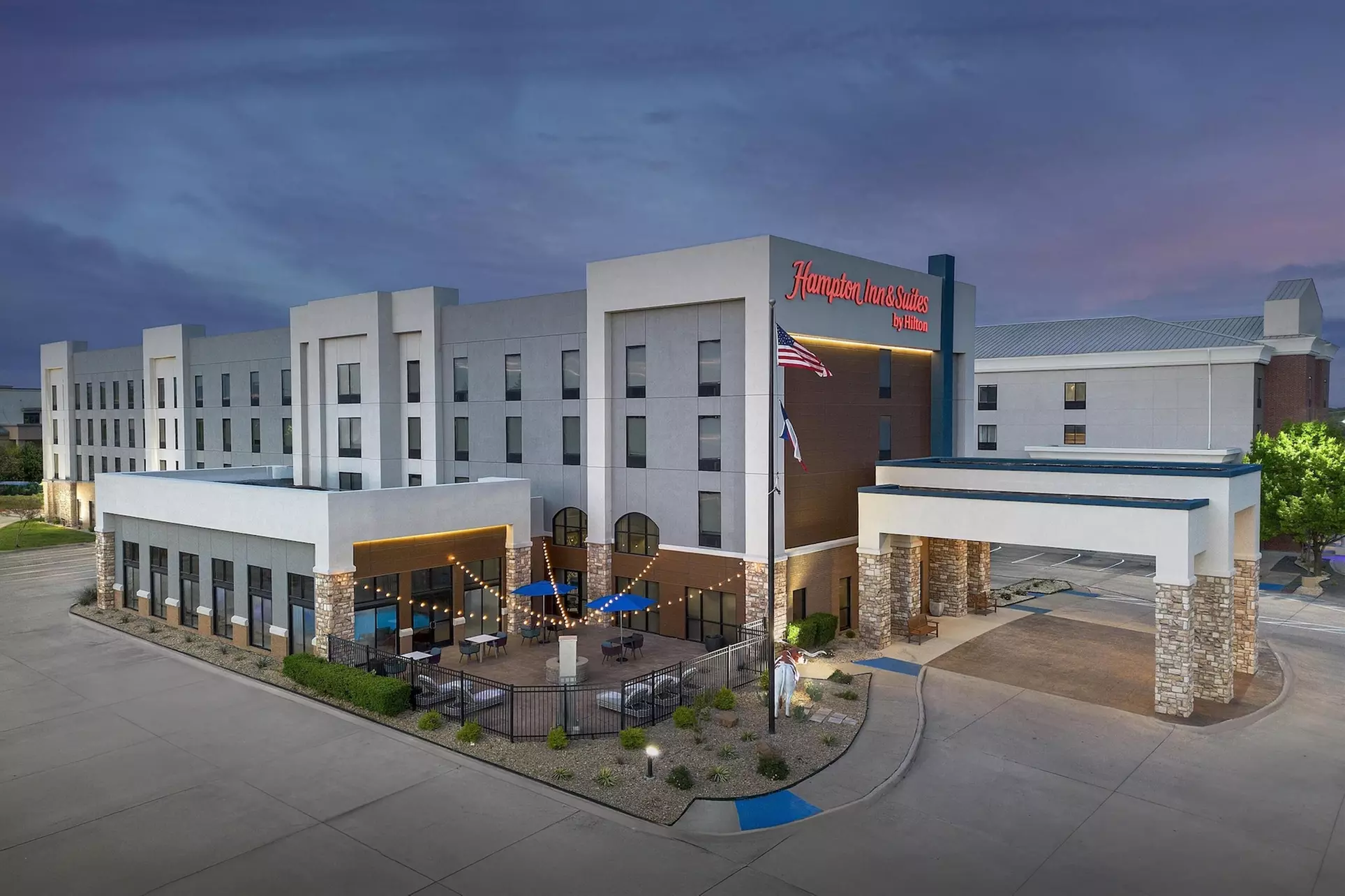 Hampton Inn & Suites Dallas-DFW ARPT W-SH 183 Hurst - Primary Image