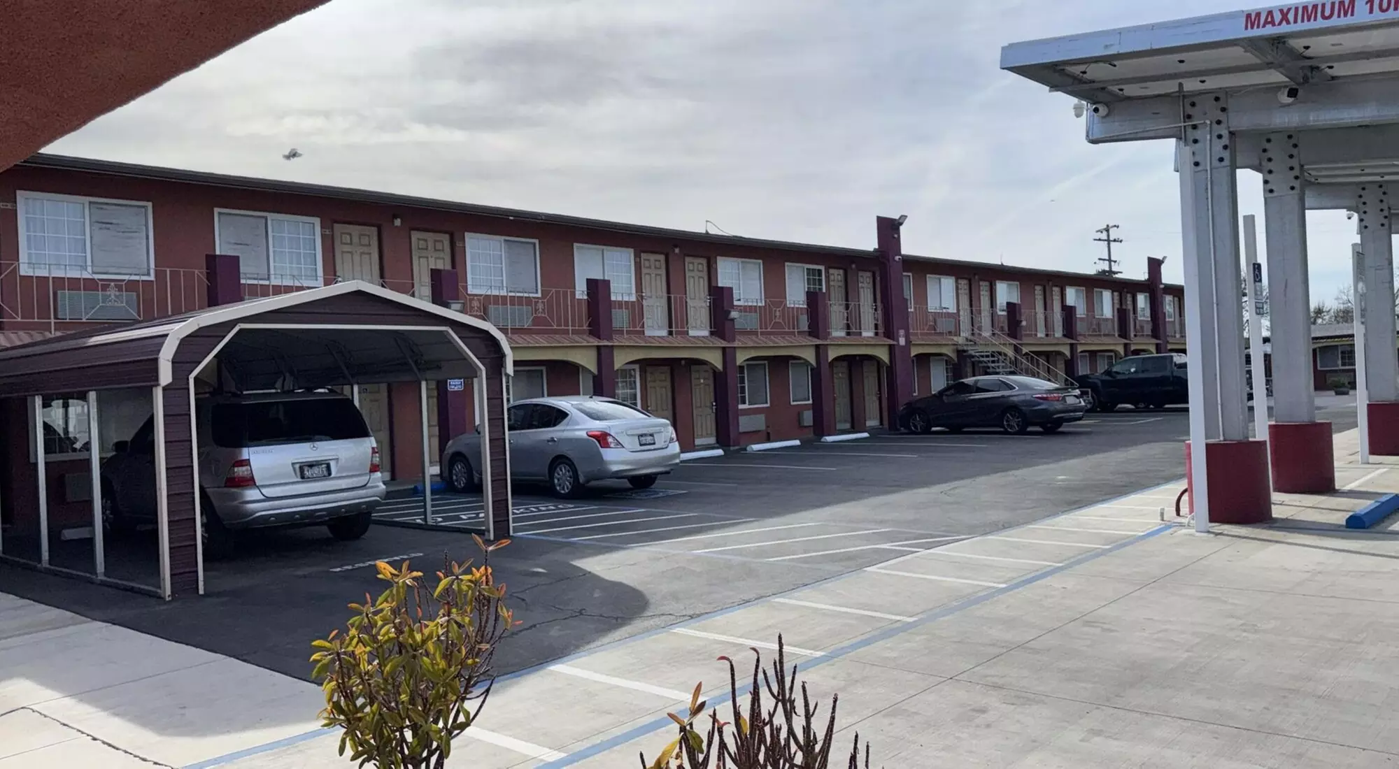 Sunstar Inn - Primary Image