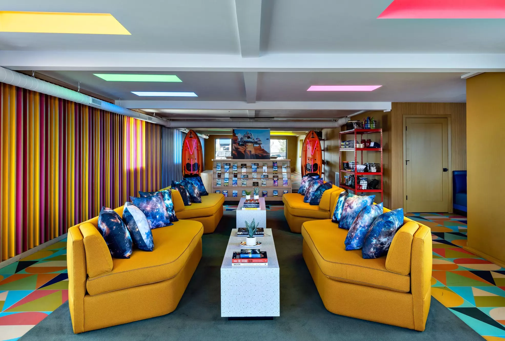 Americana Motor Hotel - Primary Image